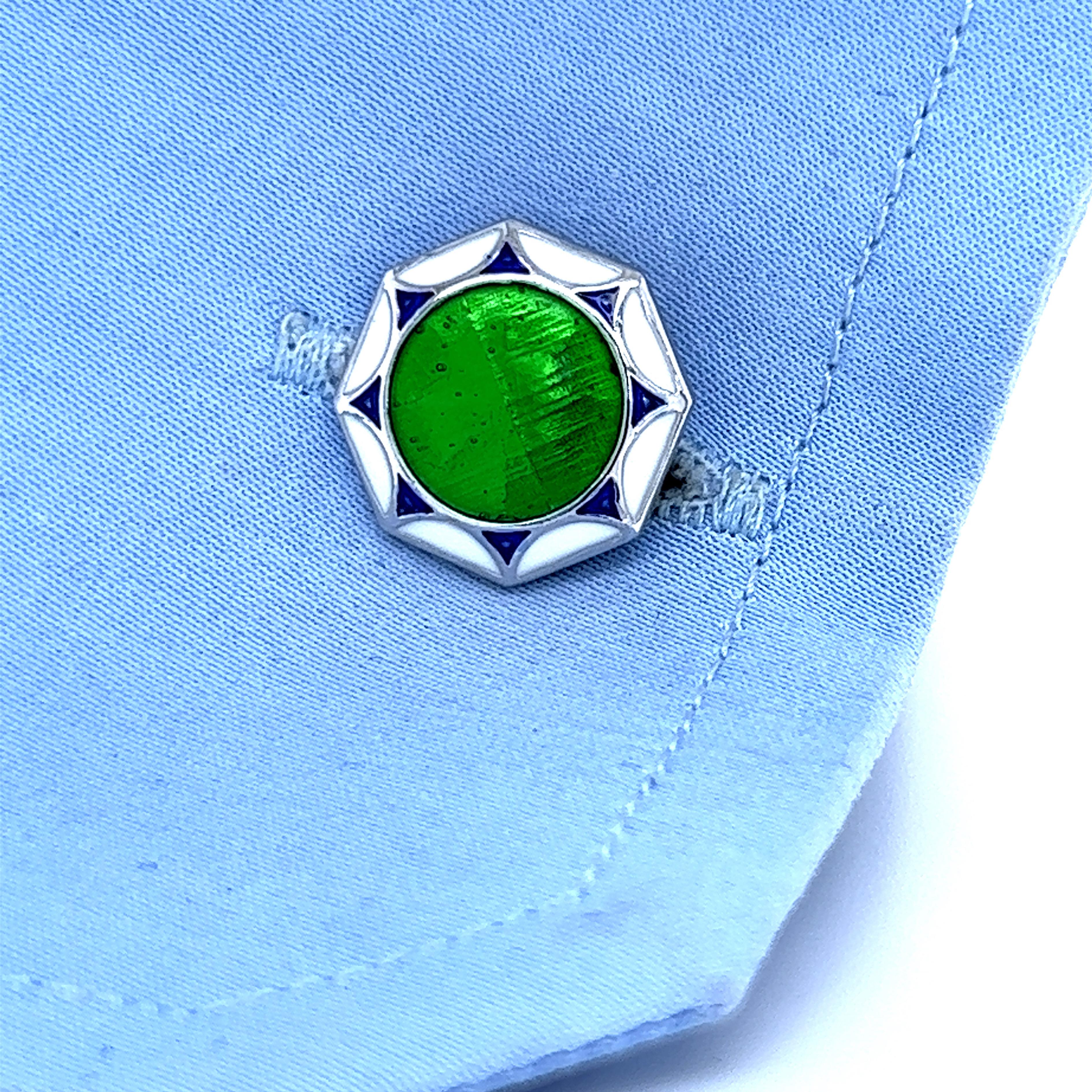 Contemporain Berca Boutons de manchette octogonaux en argent sterling émaillé blanc, bleu et vert à l'arrière en forme de T en vente