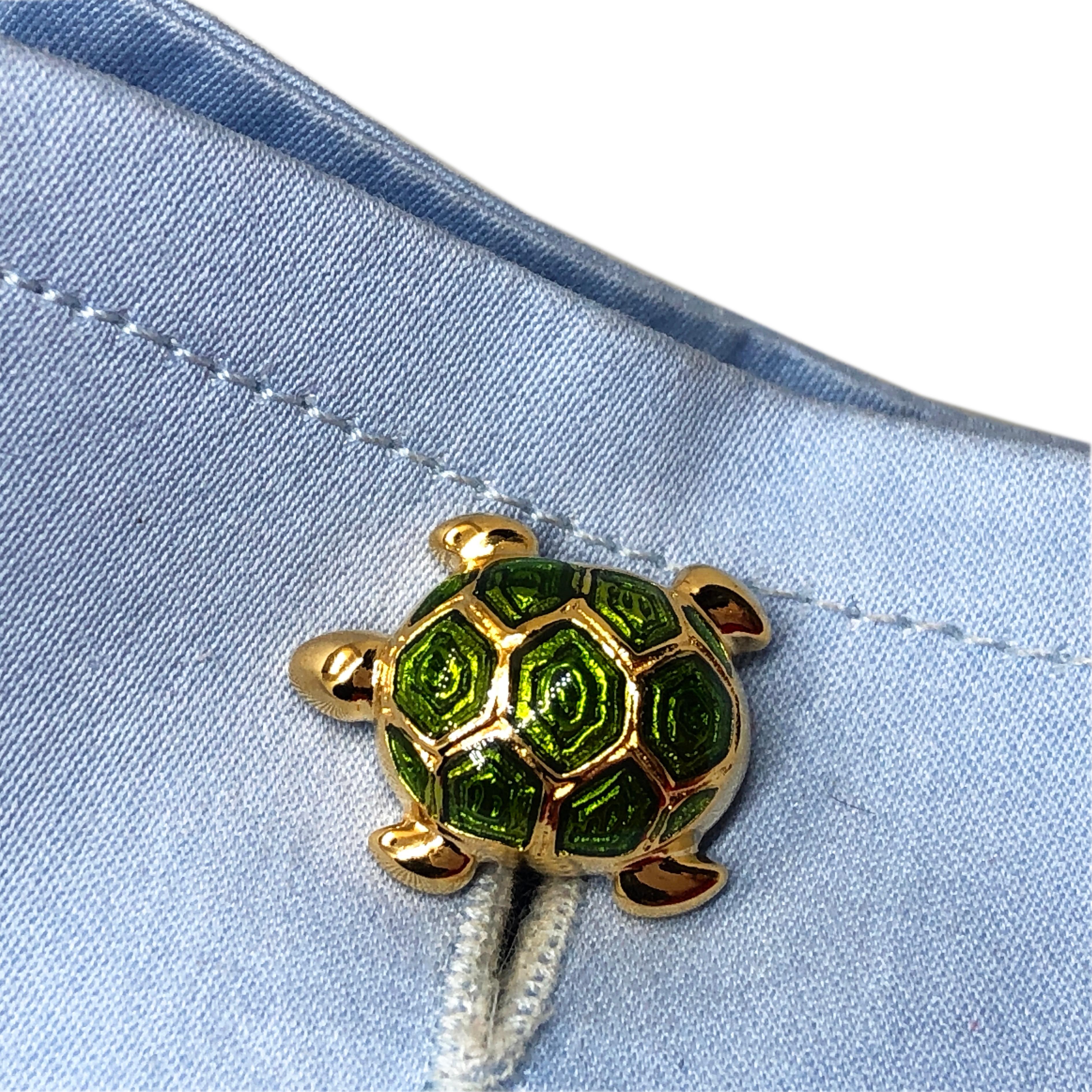 Berca Olive Green Enameled Turtle Shaped Sterling Silver Gold-Plated Cufflinks In New Condition For Sale In Valenza, IT