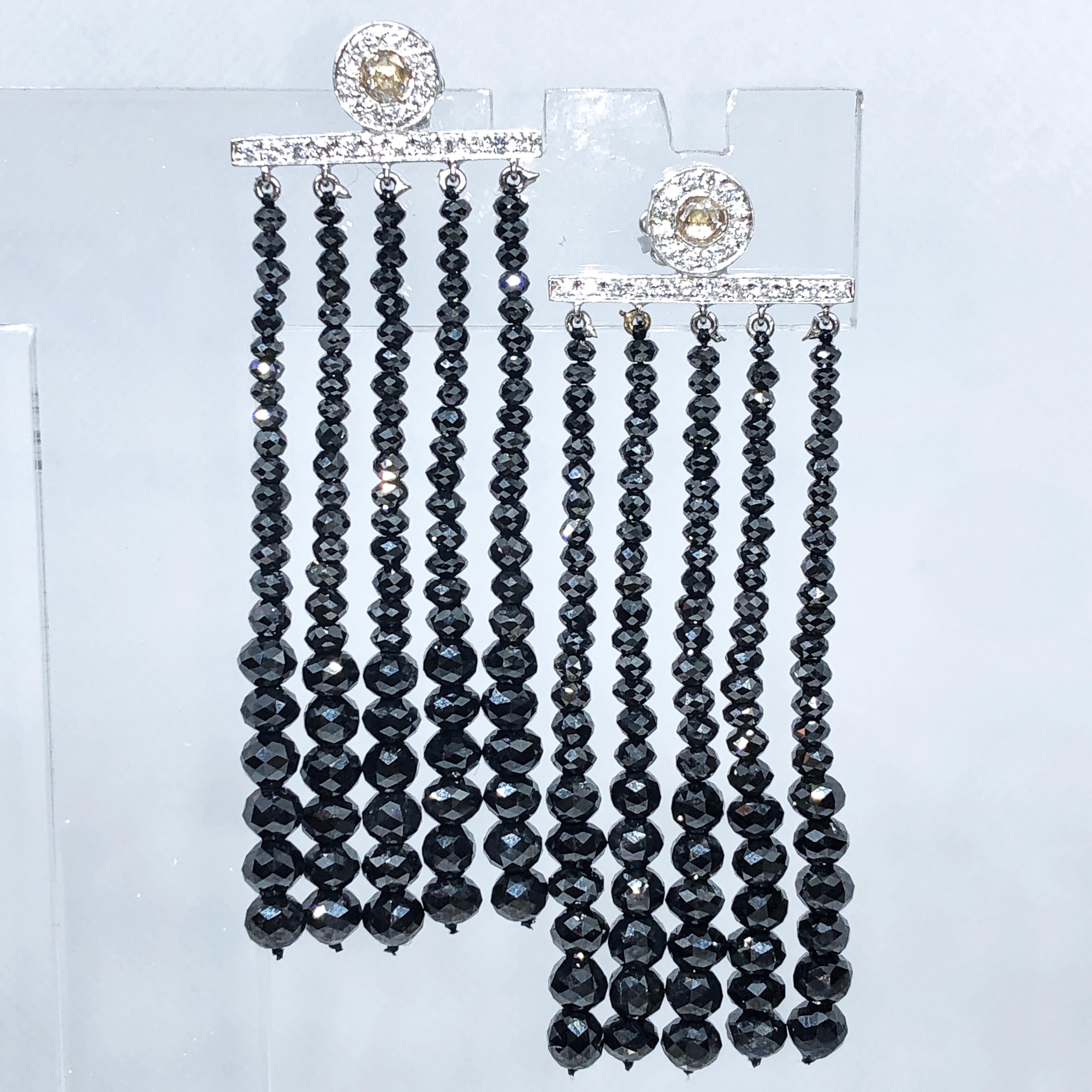 Berca One-of-a-Kind 75.37Kt Black White Diamond White Gold Chandelier Earrings In New Condition For Sale In Valenza, IT