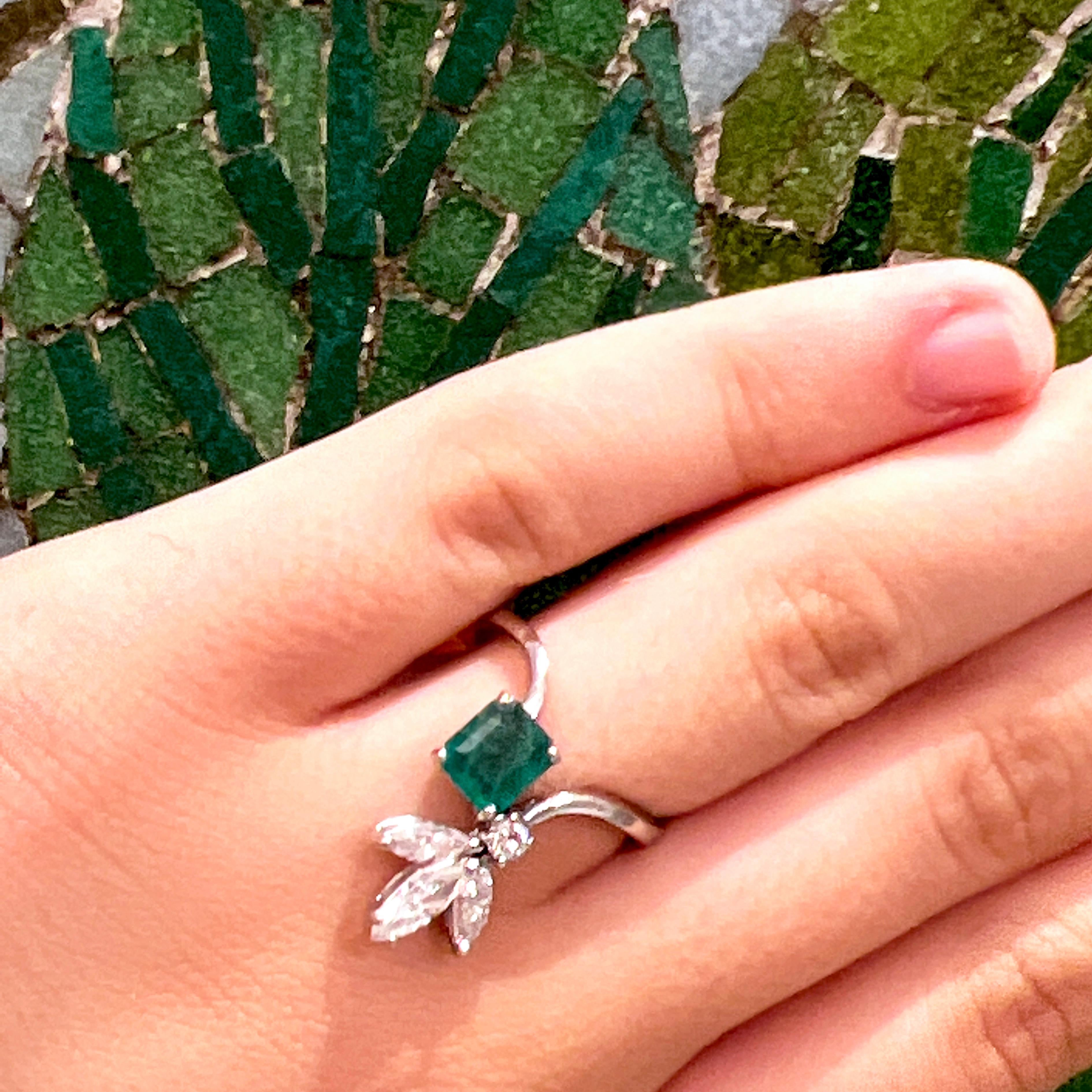 Berca Bague cocktail originale de 1970 en émeraude naturelle Muzo, diamant blanc et marquise en vente 3
