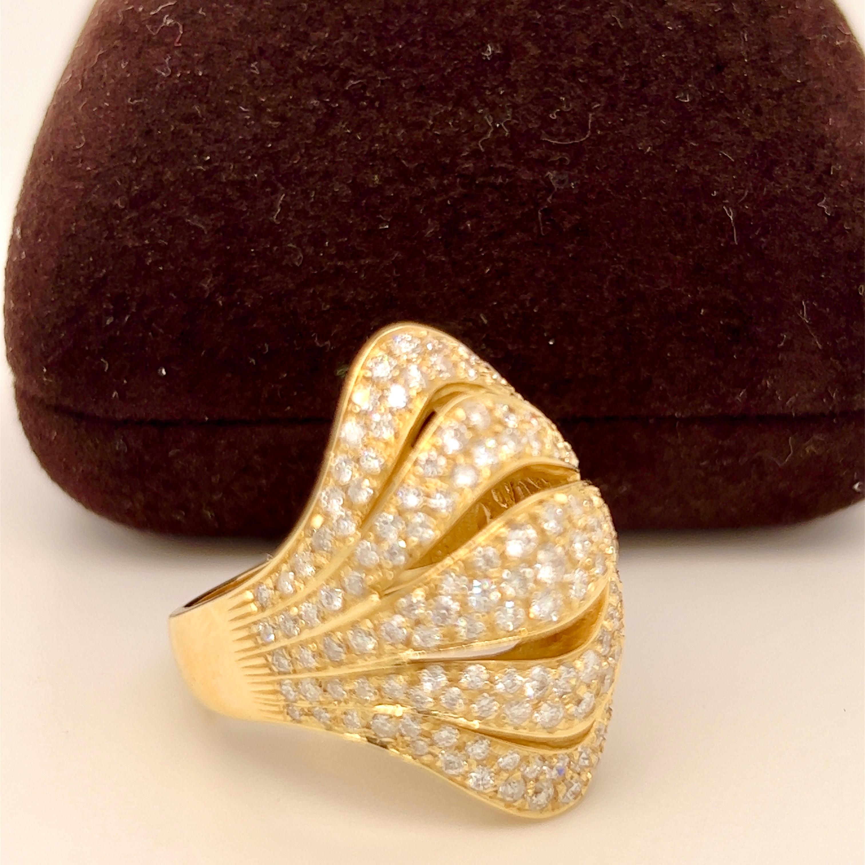 Berca Original 1980 White Diamond Yellow Gold Cocktail Ring For Sale 8