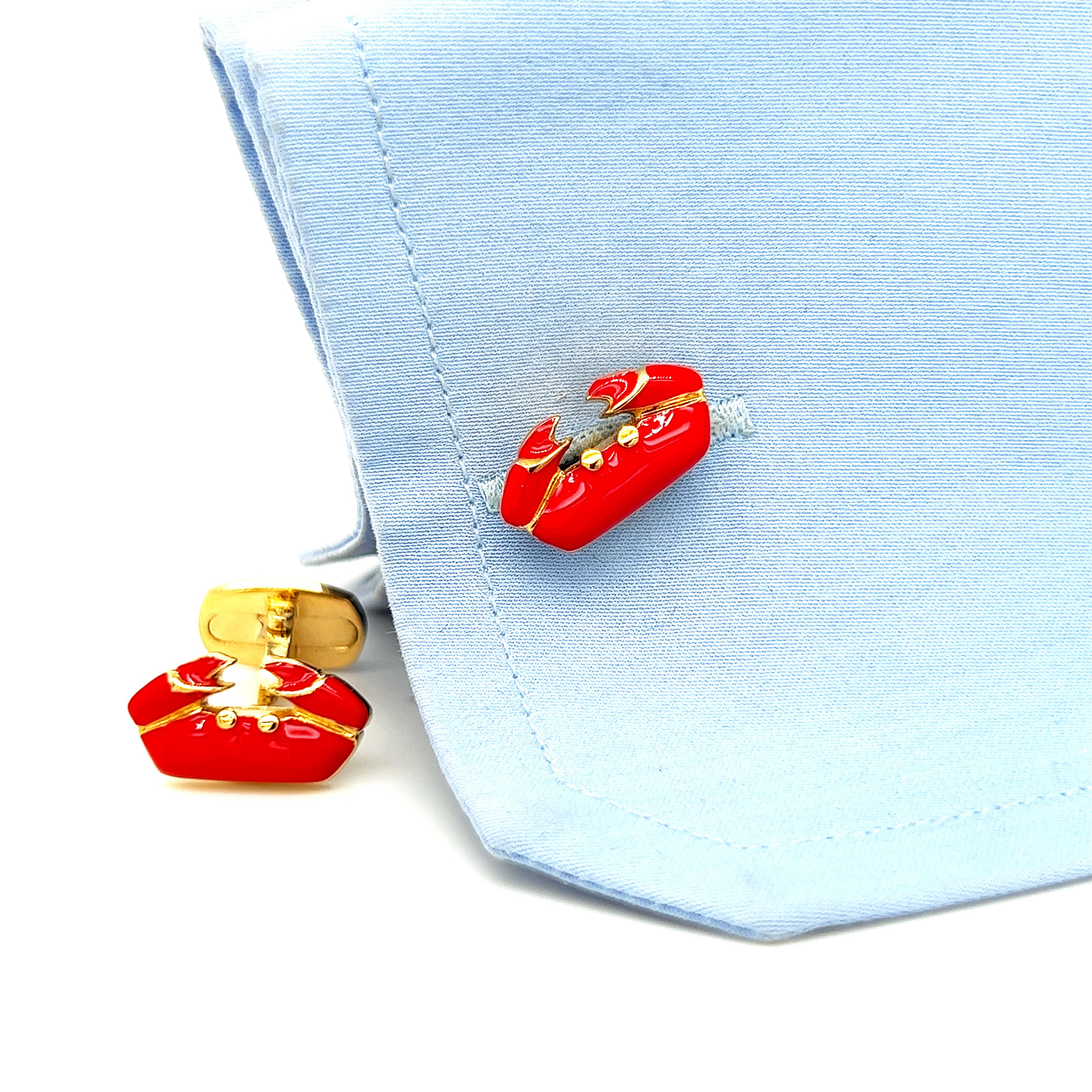 Berca Red Hand Enameled Crab Shaped Sterling Silver Gold Plated Cufflinks In New Condition For Sale In Valenza, IT