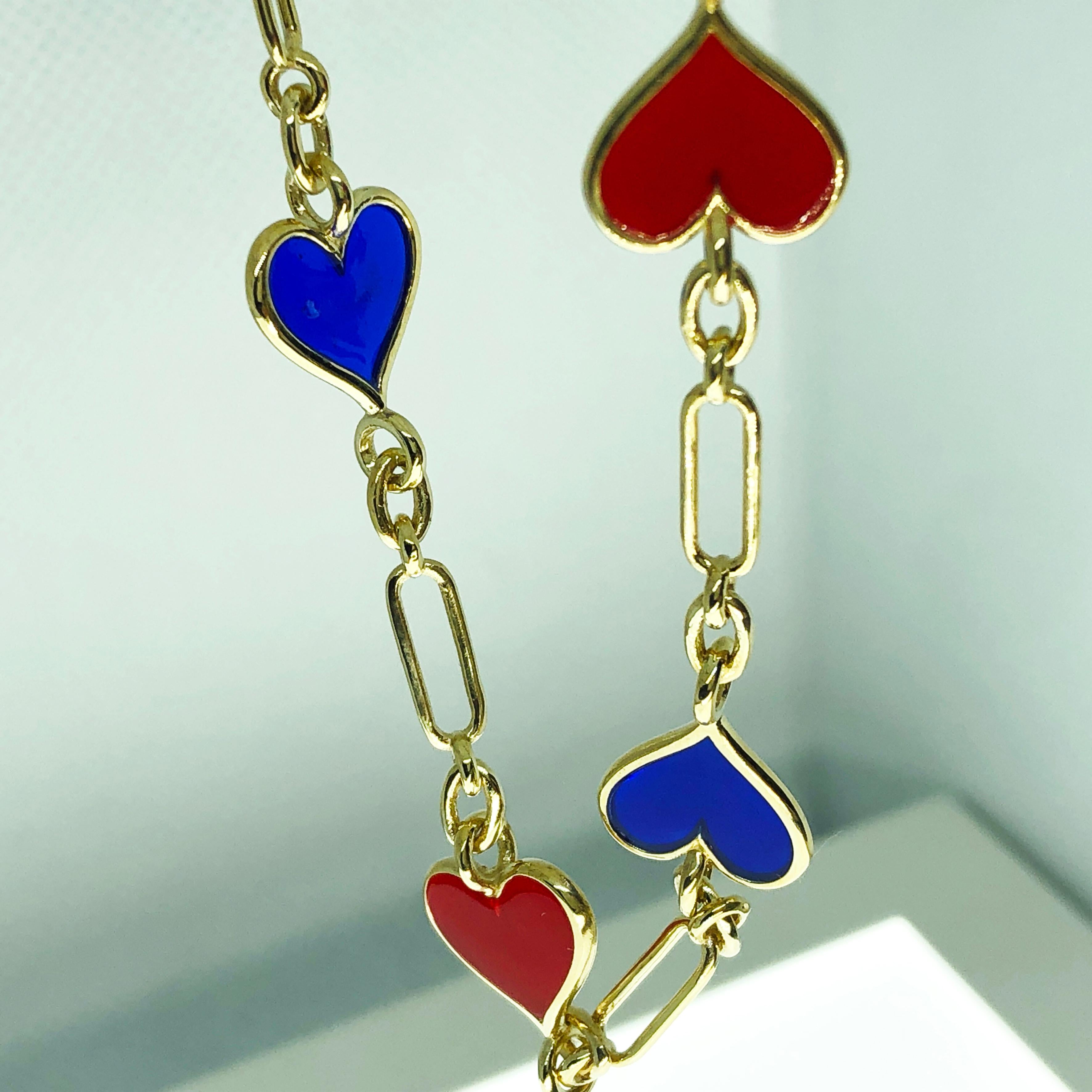 Lange Halskette von Berca in Herzform, Rot, Marineblau, Hand emailliert, Gelbgold im Zustand „Neu“ im Angebot in Valenza, IT