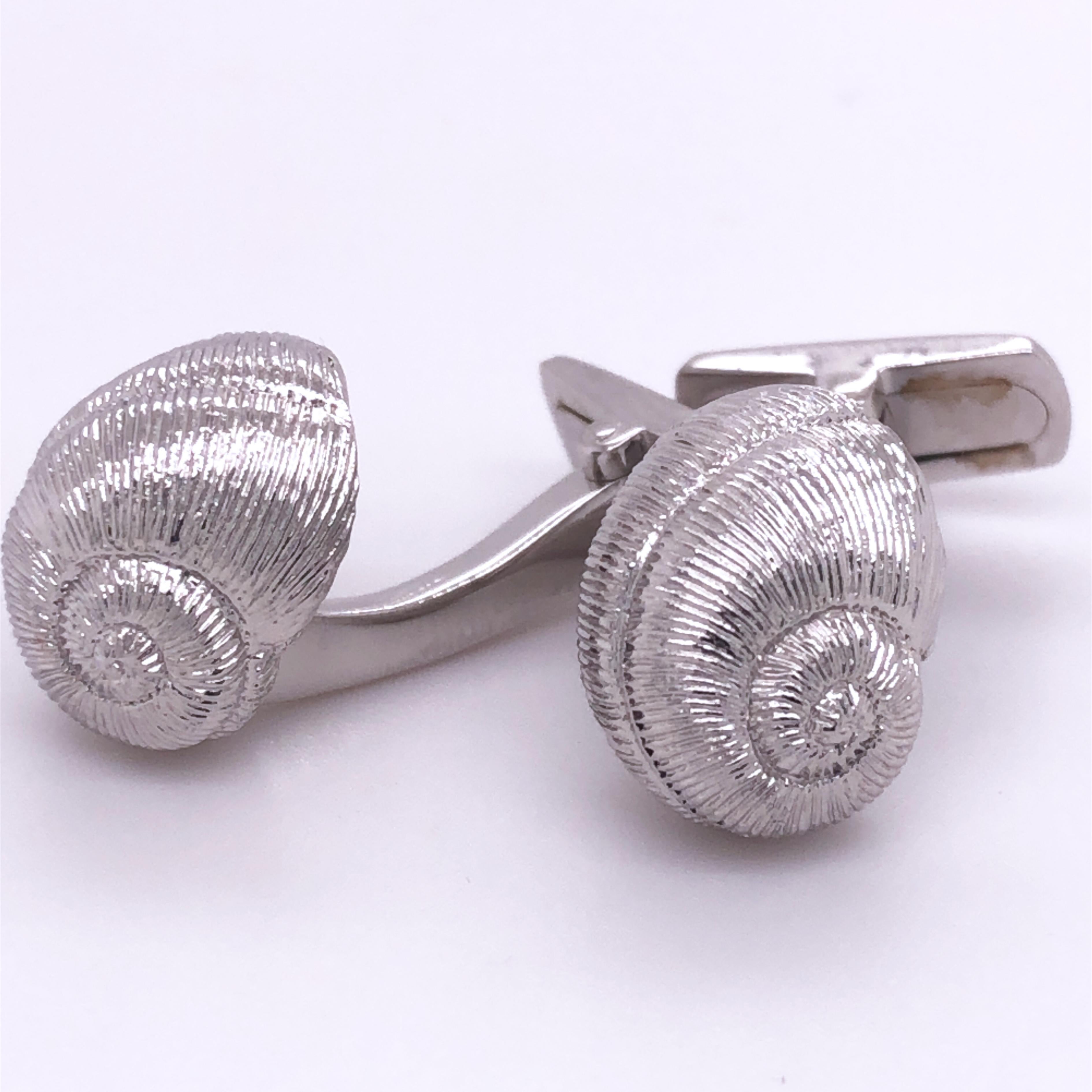 Contemporary Berca Seashell Shaped Sterling Silver Cufflinks For Sale