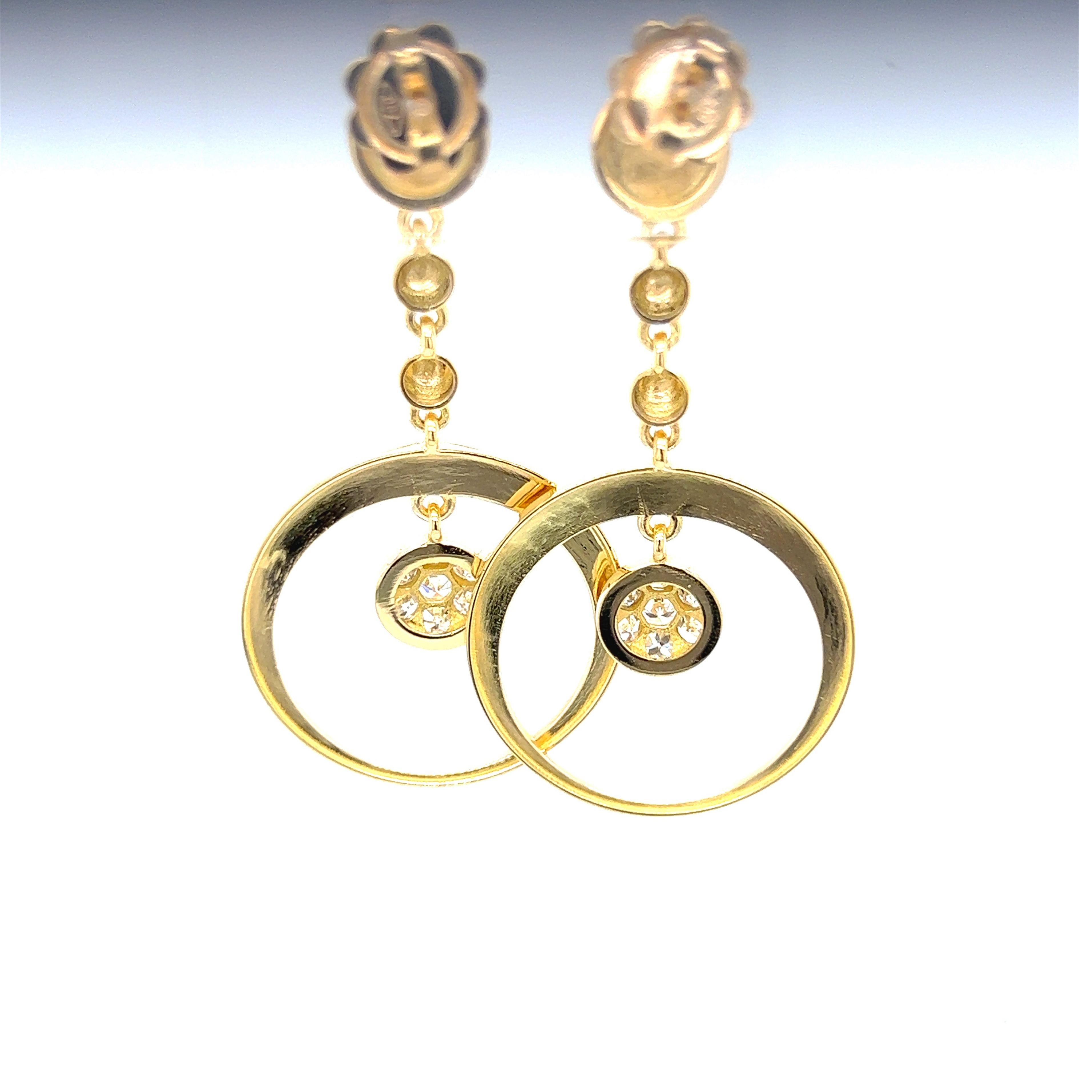 Brilliant Cut Berca White Diamond 18k Yellow Gold Dangle Earrings For Sale