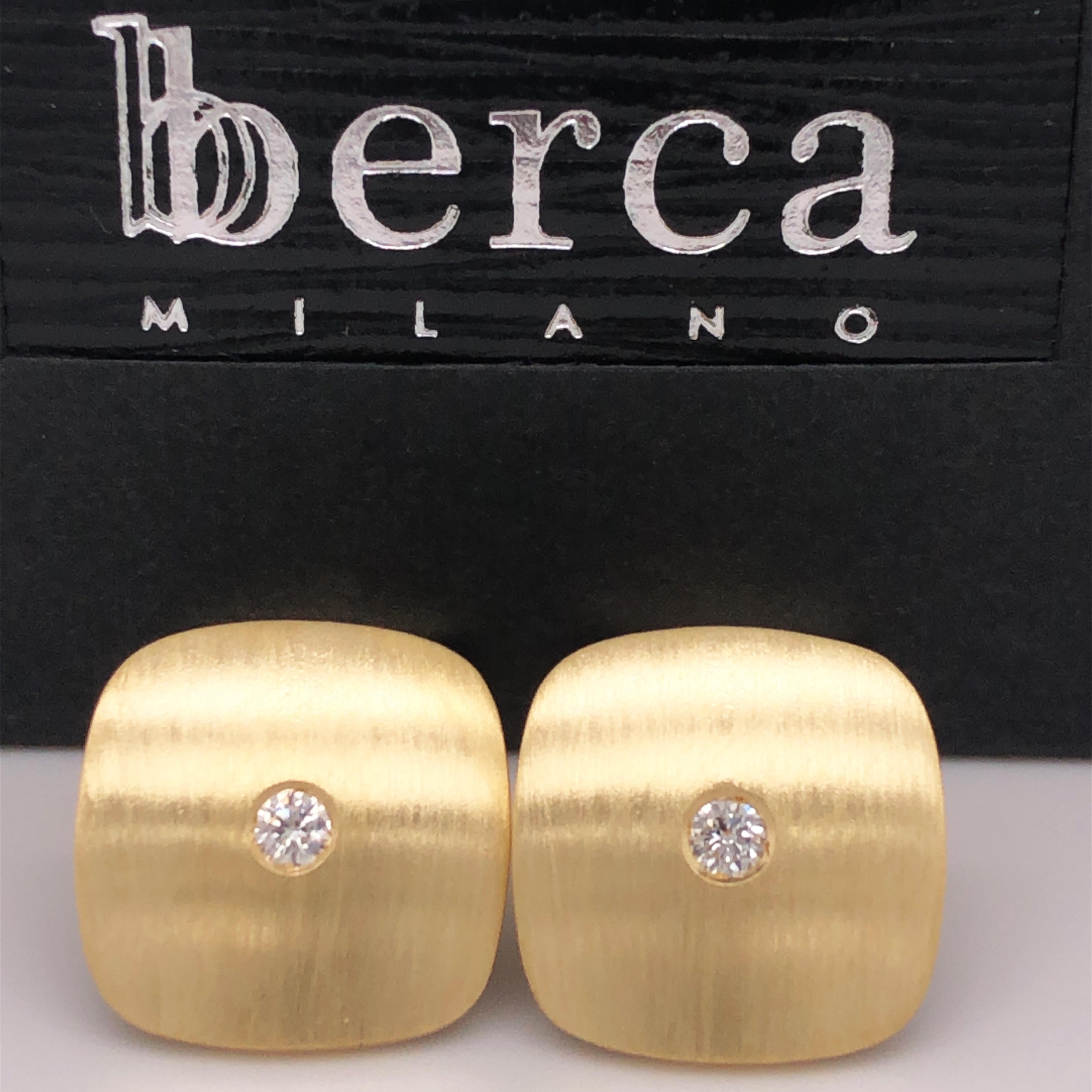 Contemporaneo Gemelli in oro giallo spazzolato con diamante bianco a forma di quadrato 18 carati in vendita