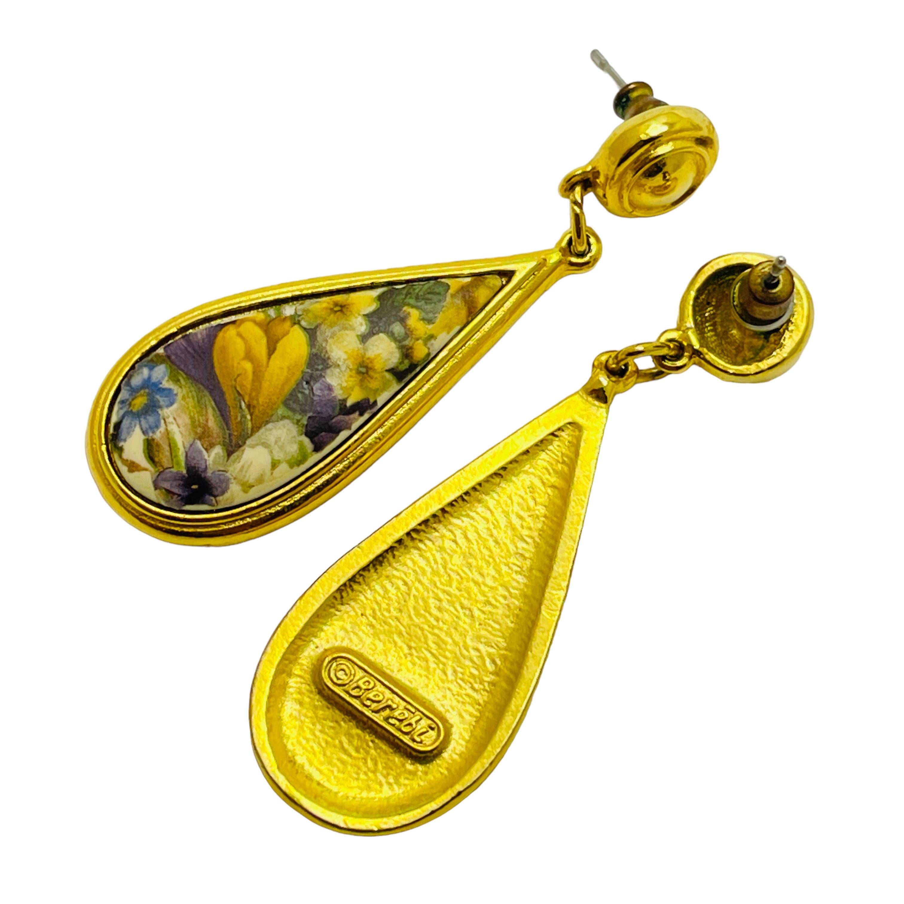 BEREBI signierte goldfarbene Blumen-Ohrringe mit durchbrochenen Designer-Ohrringen im Zustand „Gut“ im Angebot in Palos Hills, IL