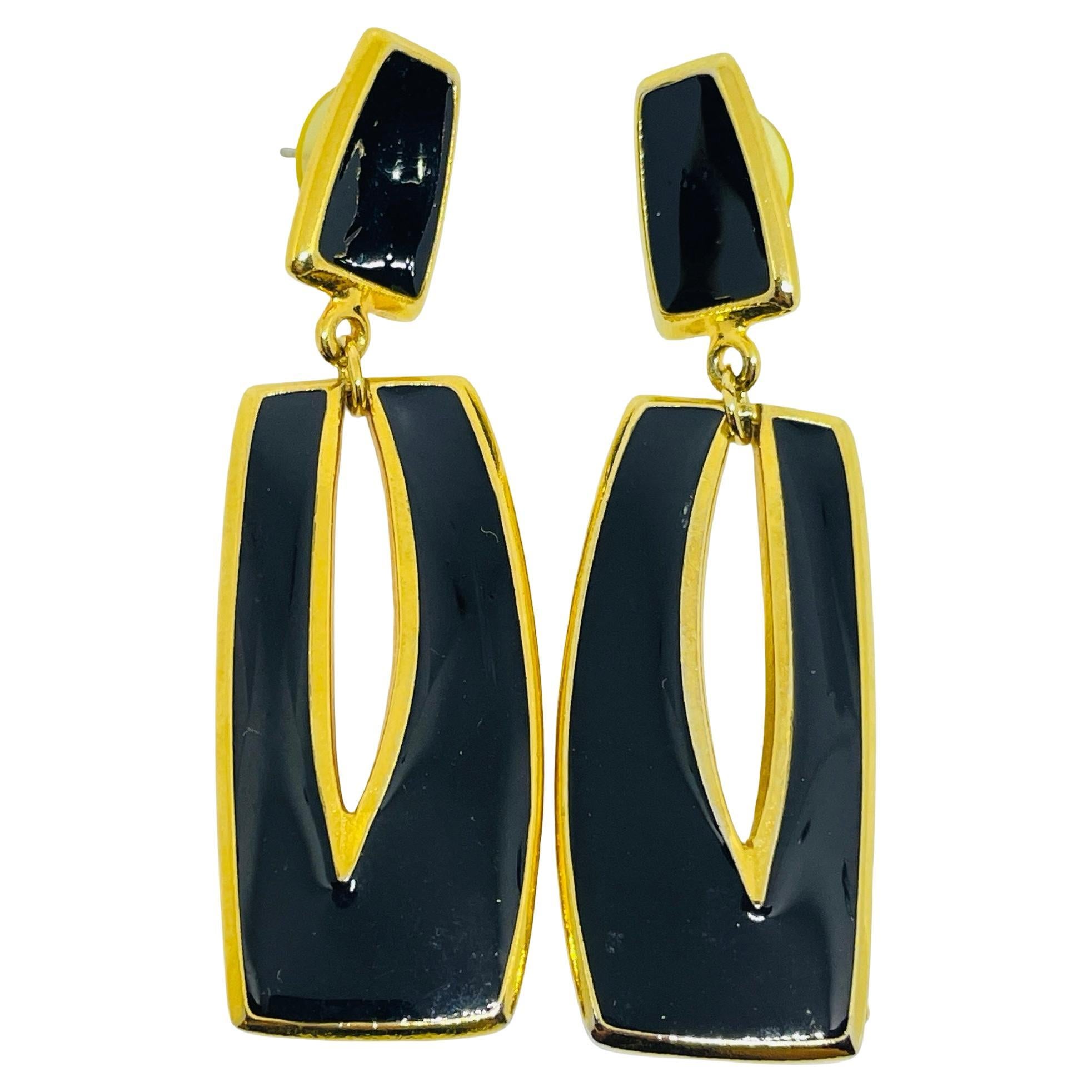 BEREBI pendientes vintage de diseño con esmalte negro en tono dorado firmado