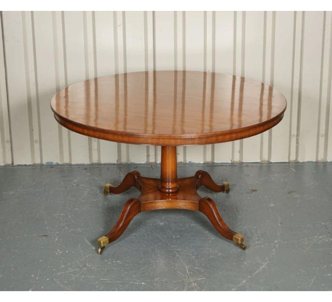 Hand-Crafted Beresford & Hicks London Circular Burr Walnut Dining Table For Sale
