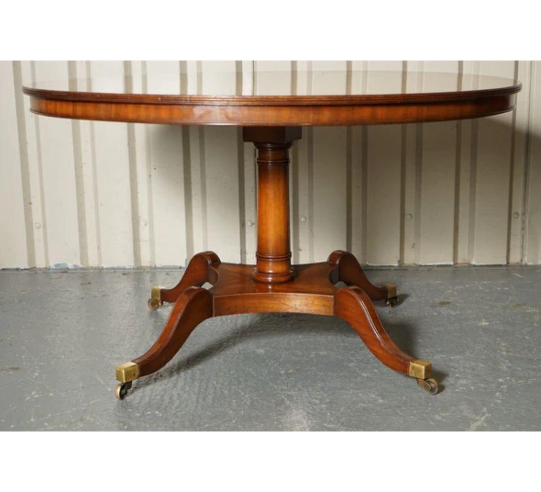 Beresford & Hicks London Circular Burr Walnut Dining Table In Good Condition For Sale In Pulborough, GB
