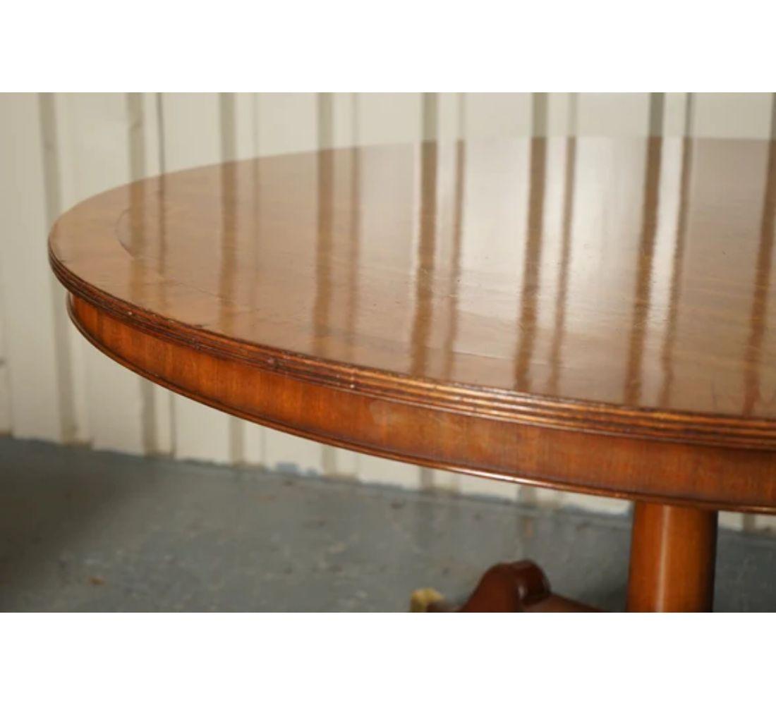 Beresford & Hicks London Circular Burr Walnut Dining Table In Good Condition For Sale In Pulborough, GB