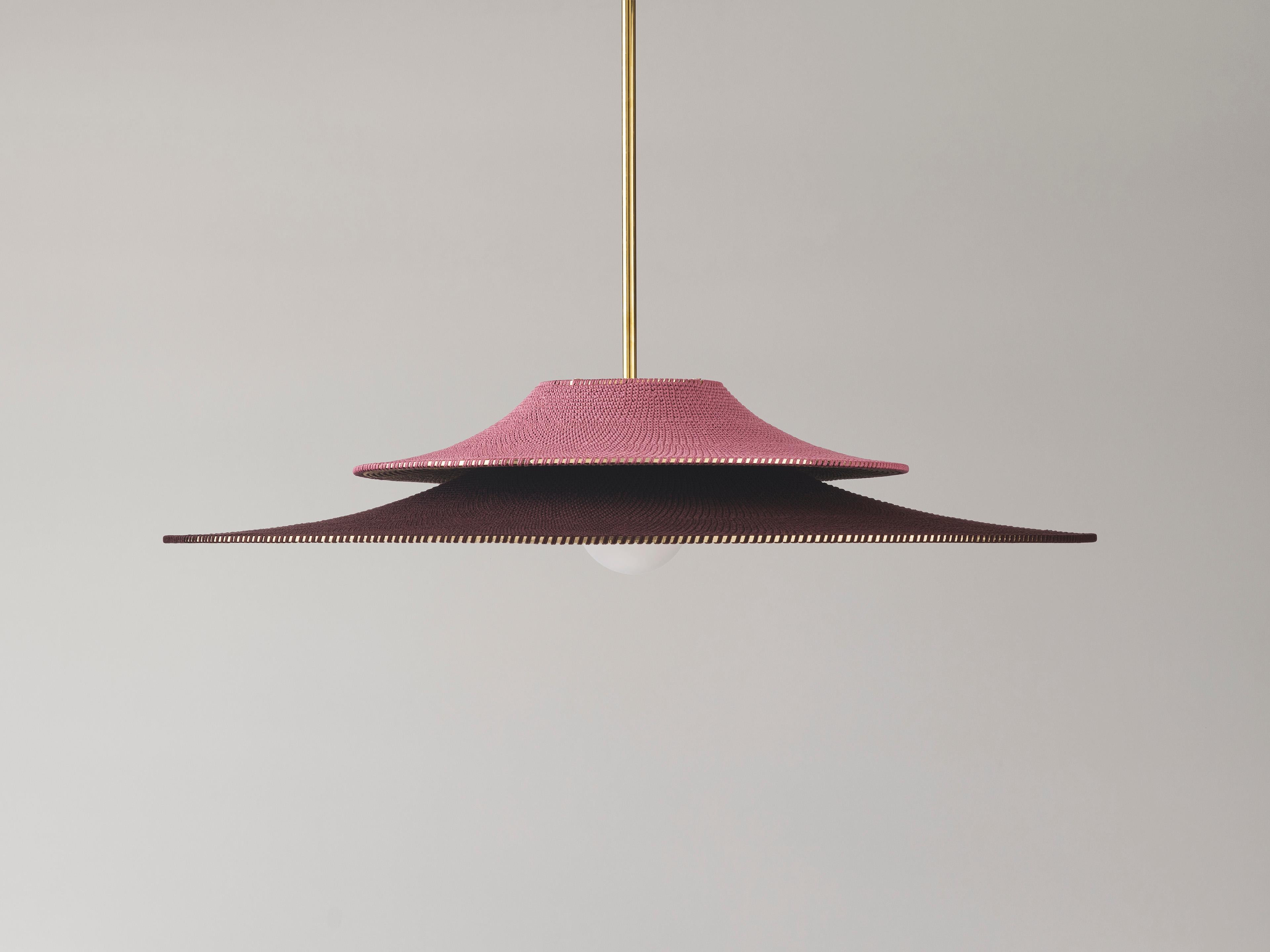 Scandinavo moderno Ciondolo a forma di berretto con paralume semplice e doppio tessuto realizzato a mano, Ø100cm/39in in vendita