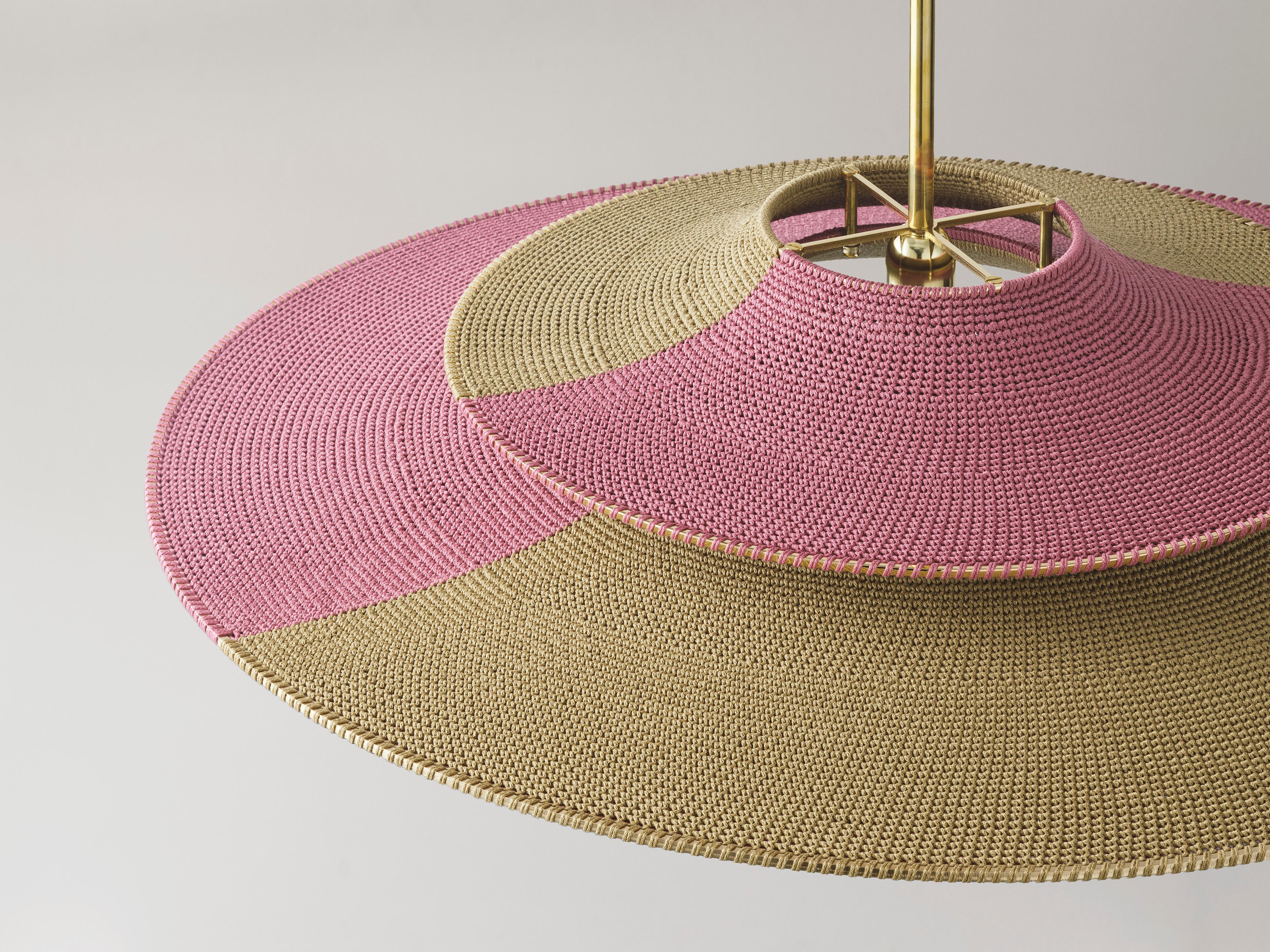 Laiton Abat-jour simple en forme de béret, fabriqué à la main, pendentif double en tissu, Ø100cm/39in en vente