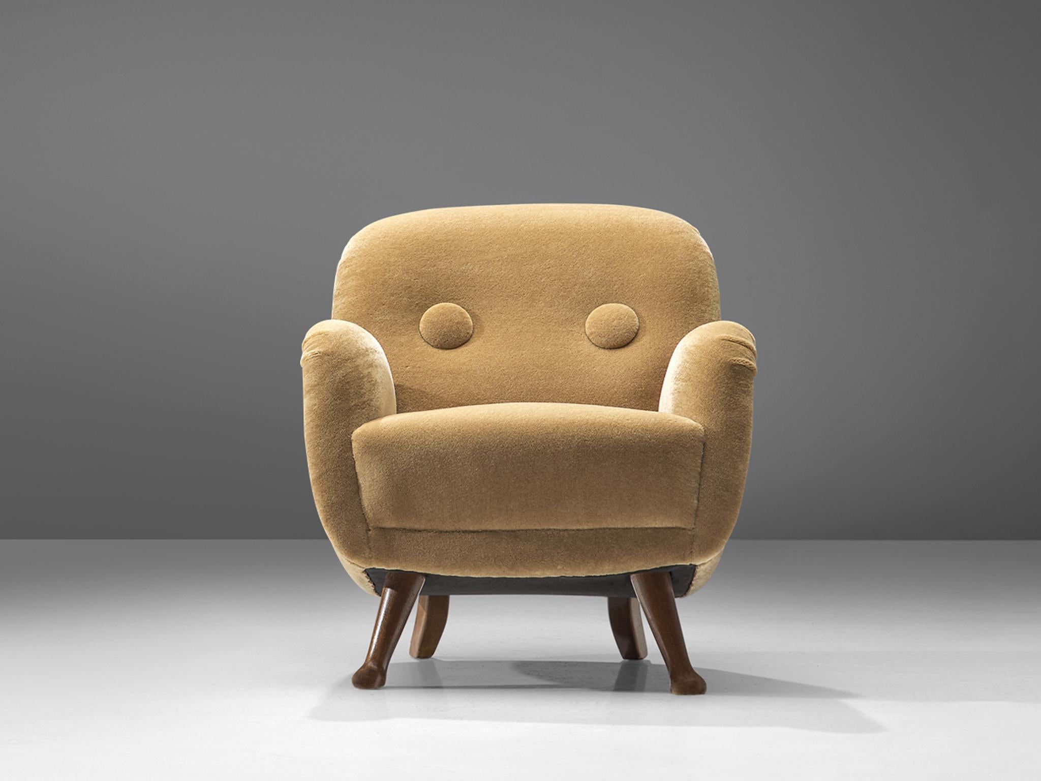 Scandinave moderne Berga Mobler fauteuil de salon en satin beige  en vente