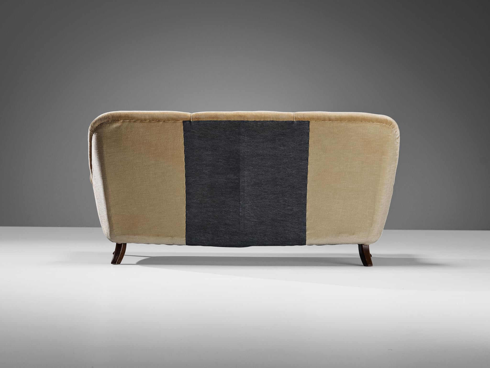 Mid-20th Century Berga Mobler Sofa in Beige Wool Upholstery  For Sale