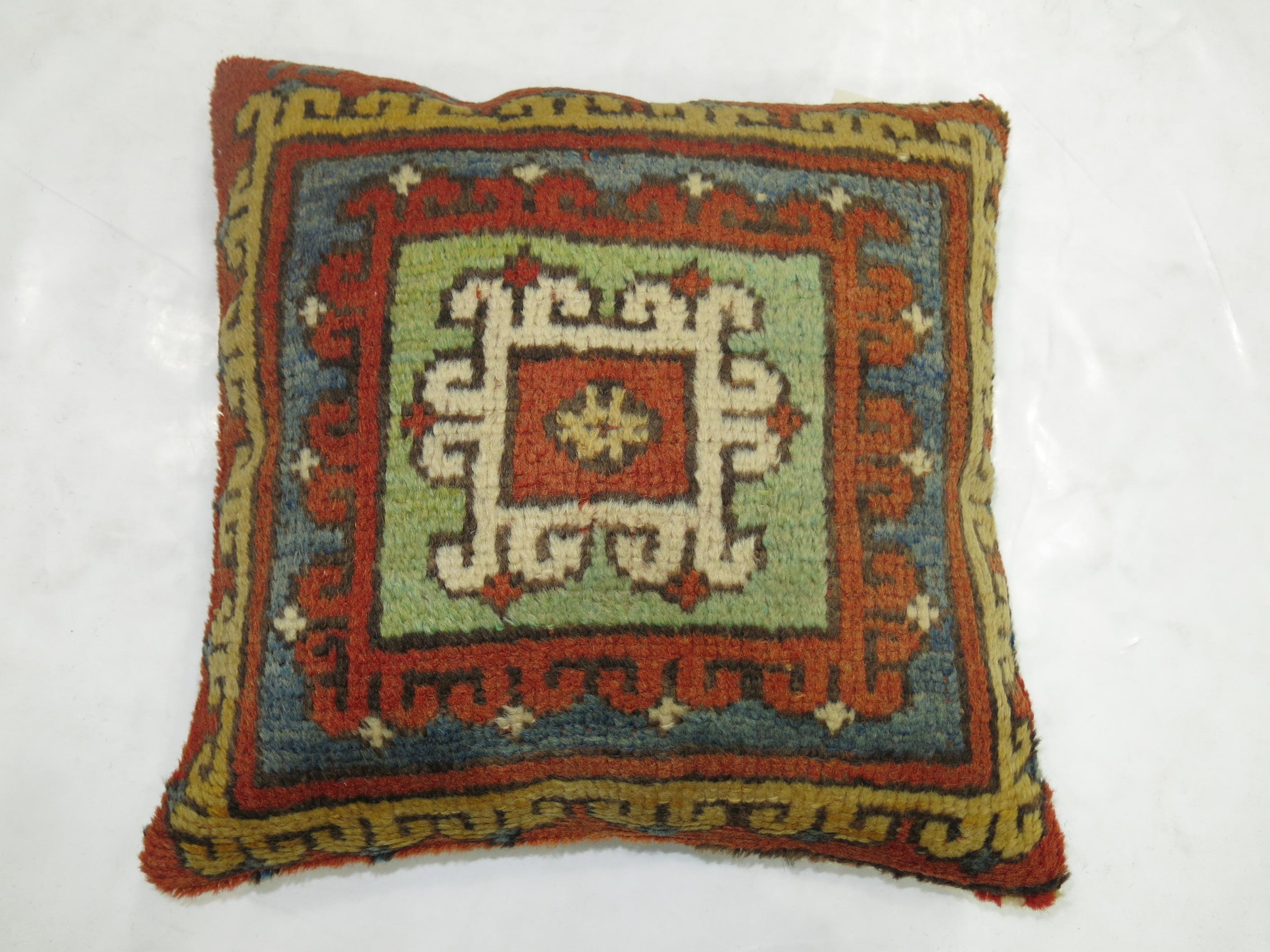  Bergama Rug Pillow In Excellent Condition For Sale In New York, NY