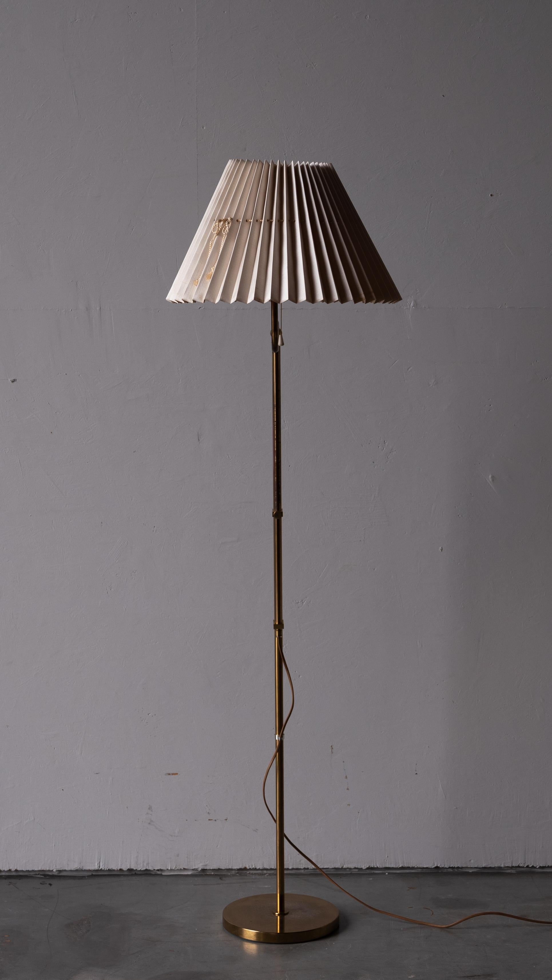 Bergboms, Adjustable Floor Lamp, Brass, Papershade, Sweden, 1970s In Good Condition In High Point, NC