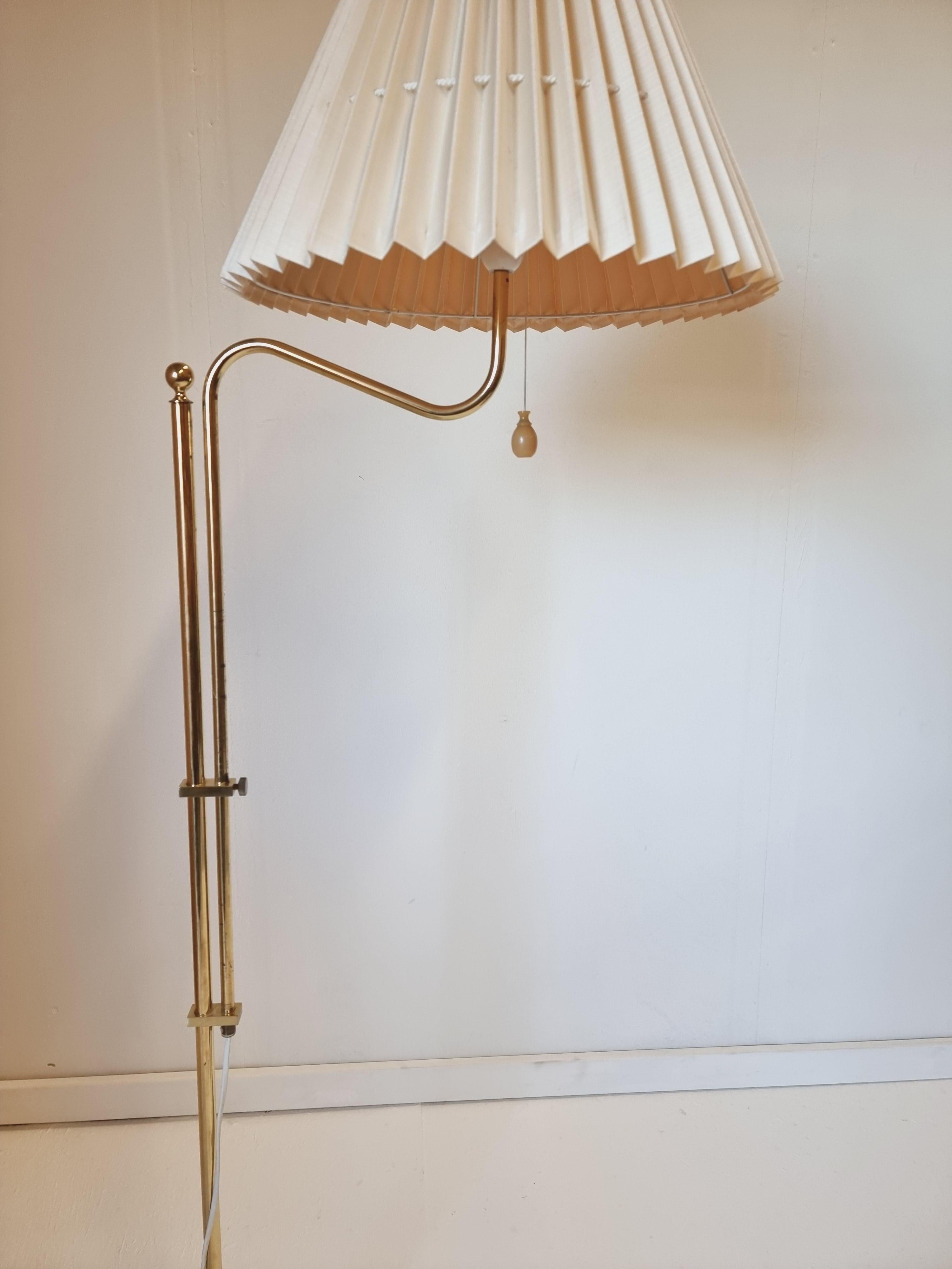 Bergboms, Adjustable Floor Lamp G-132 in brass, Scandinavian / Midcentury Modern For Sale 1