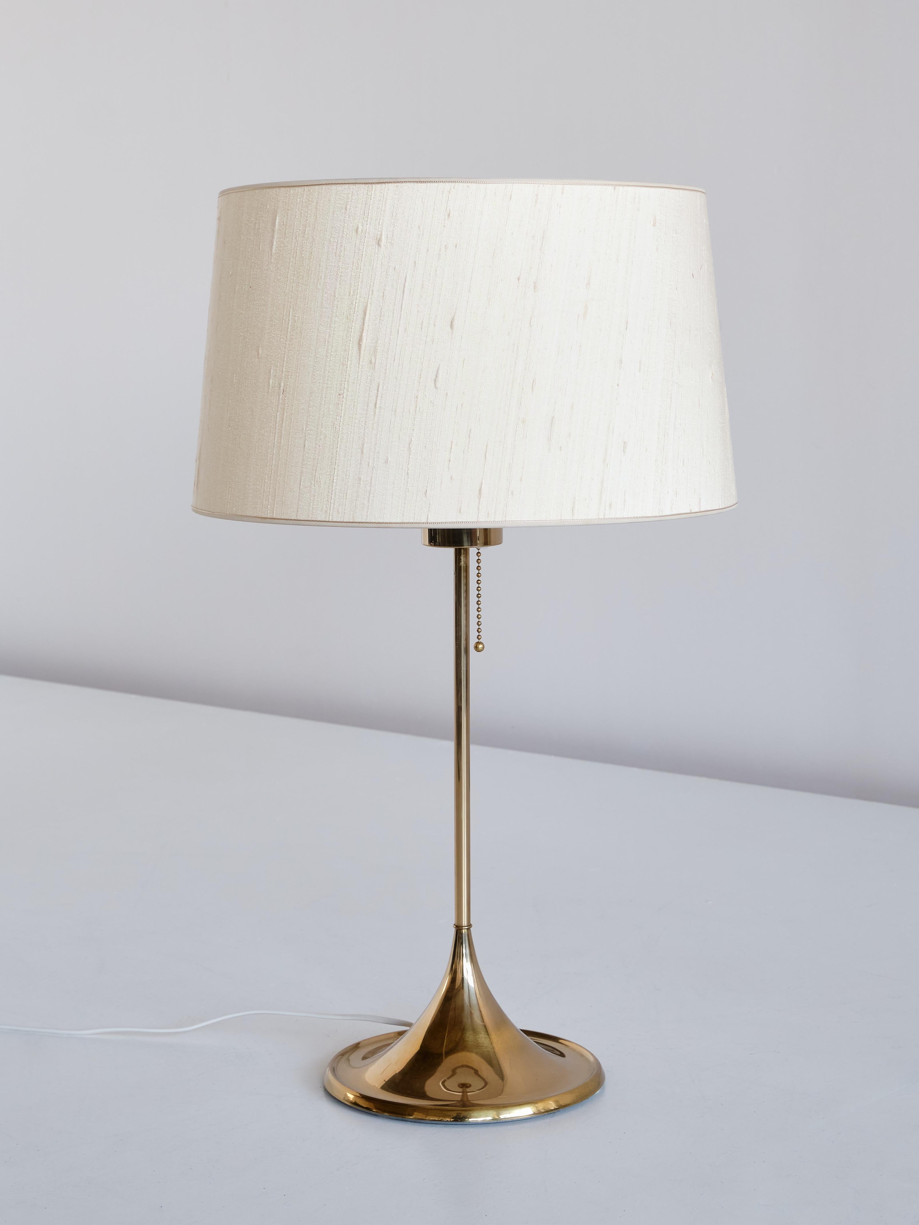 Swedish Bergboms B-024 Brass Table Lamp with Beige Silk Shade, Sweden, 1960s For Sale