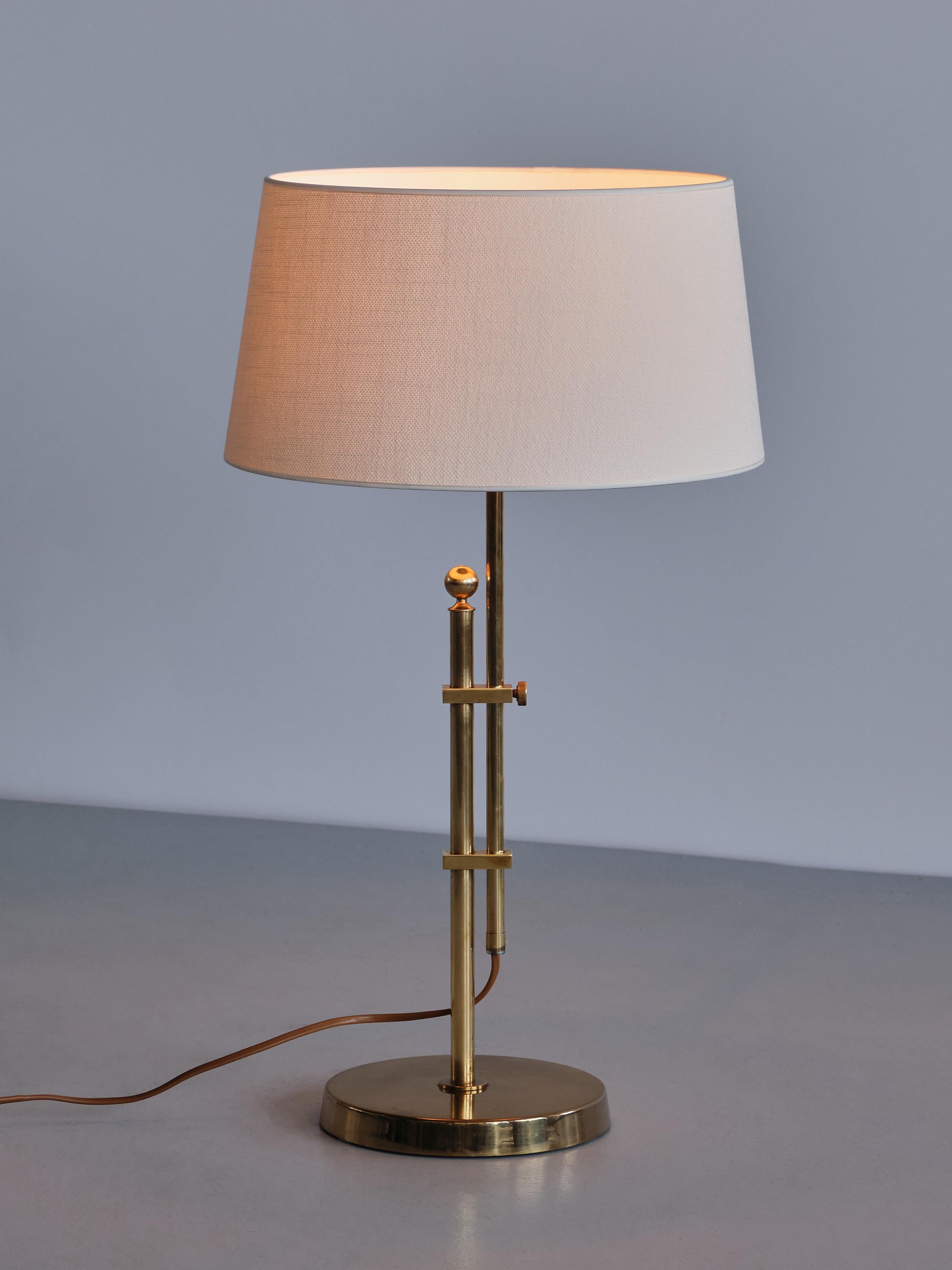 Bergboms B-131 Height Adjustable Table Lamp in Brass, Sweden, 1950s For Sale 4