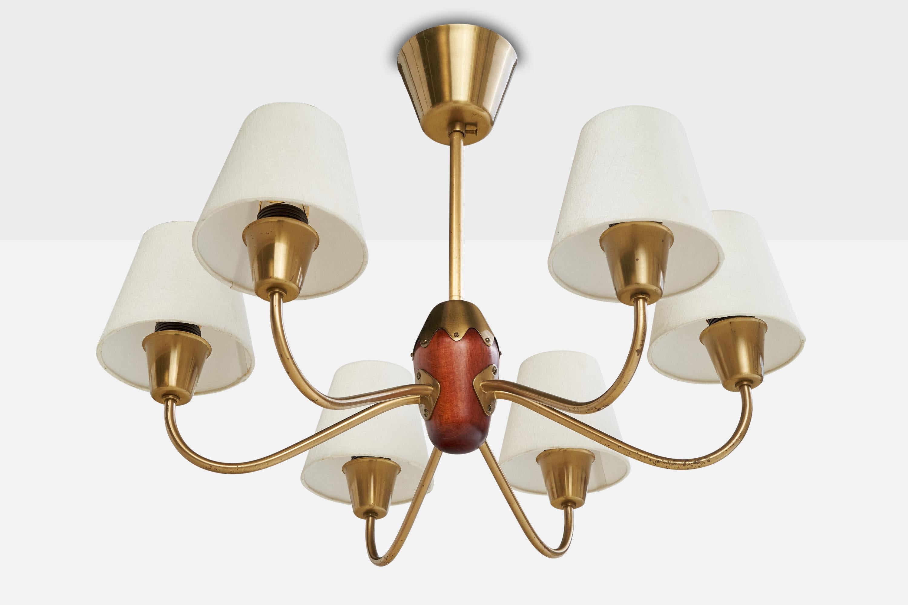 Lustre en laiton, hêtre teinté et tissu blanc conçu et produit par Bergboms, Suède, années 1940.

Dimensions globales (pouces) : 18