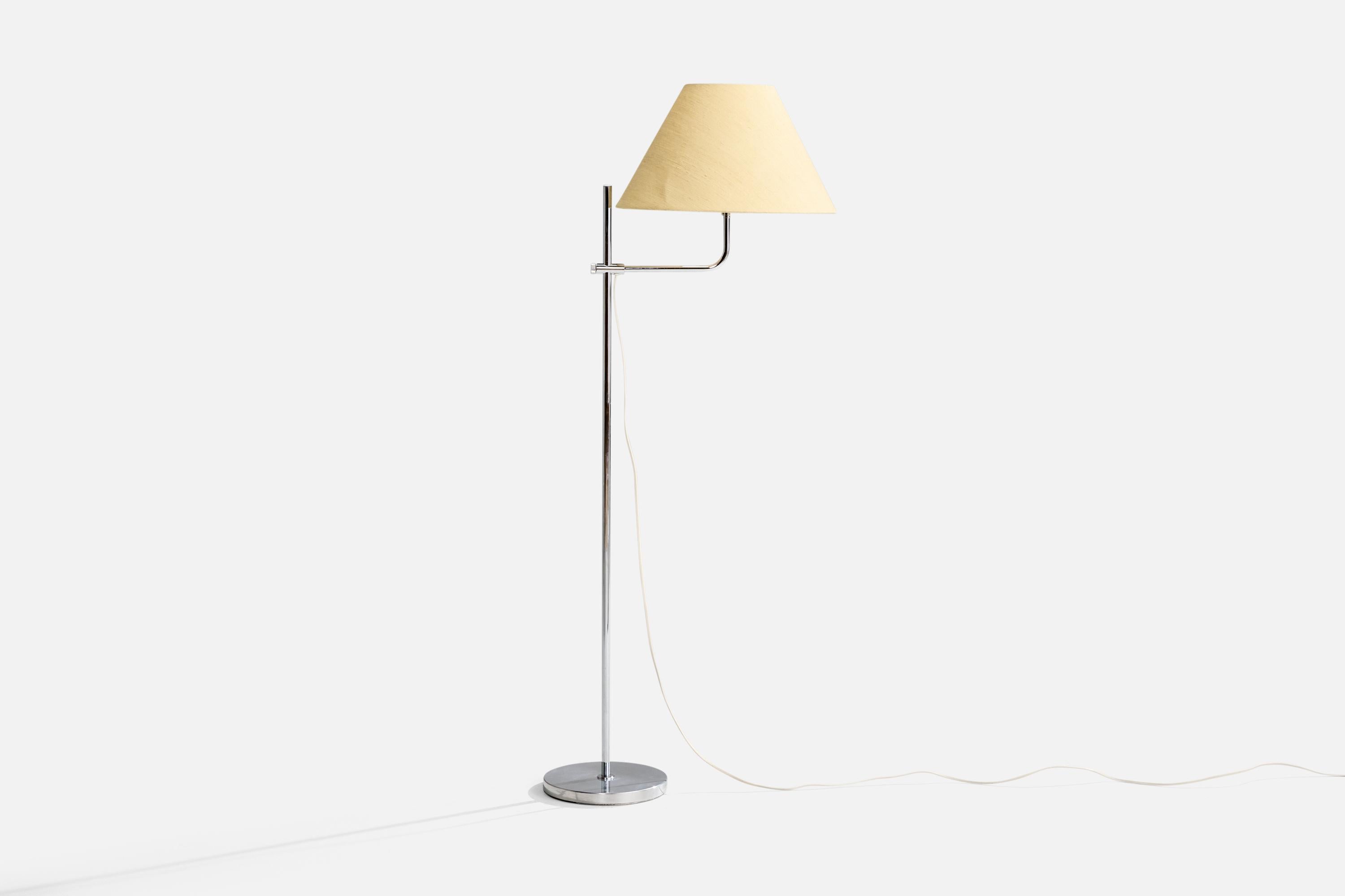 Lampadaire réglable en métal chromé et tissu jaune, conçu et produit en Suède, c.C. années 1970.

Dimensions de la lampe avec abat-jour (pouces) : 51.25 