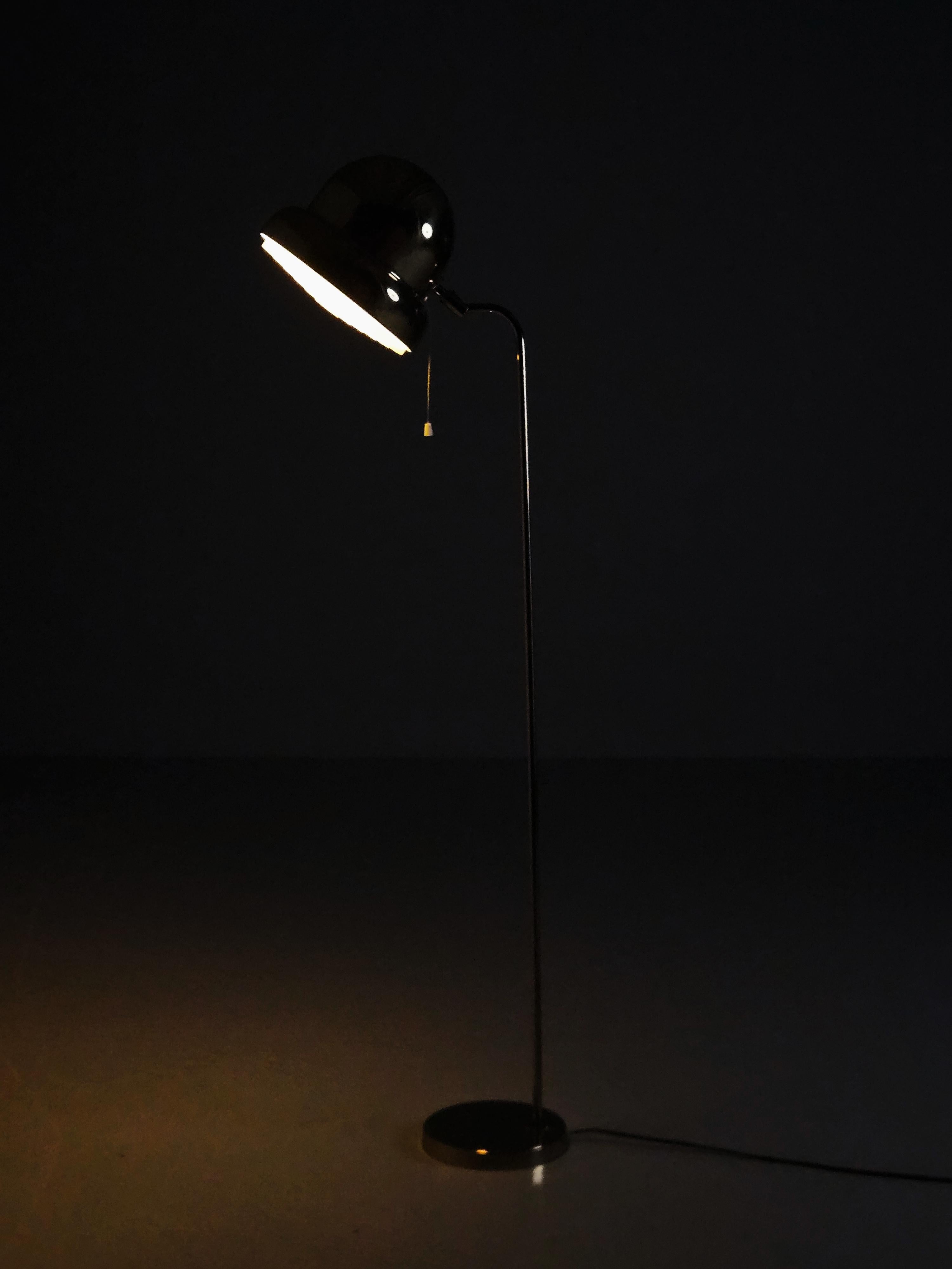 Ottone Lampada da terra di design svedese 'G-090' di Bergboms, anni '60 in vendita