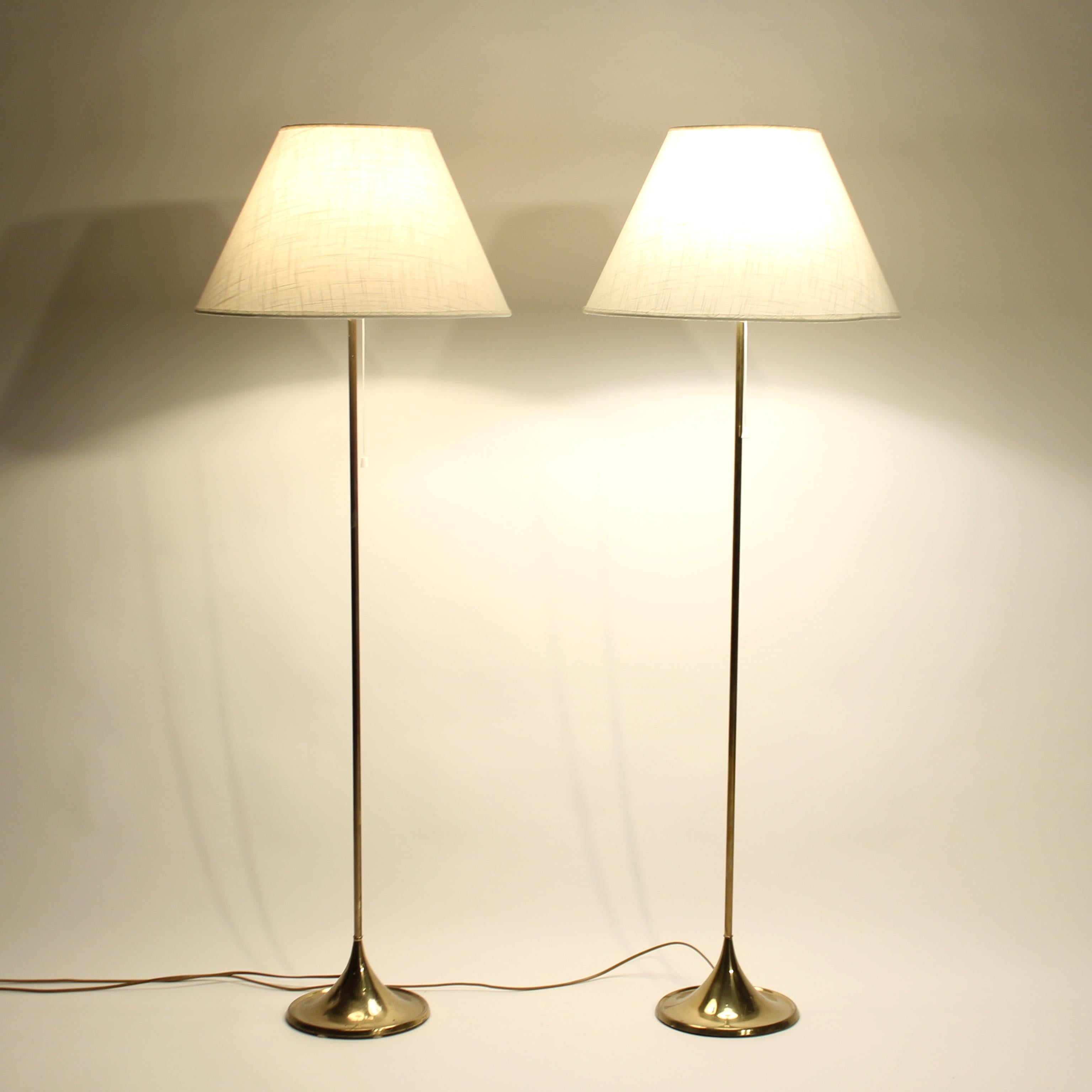 Bergboms, pair of G-025 floor lamps, 1960s In Good Condition For Sale In Uppsala, SE