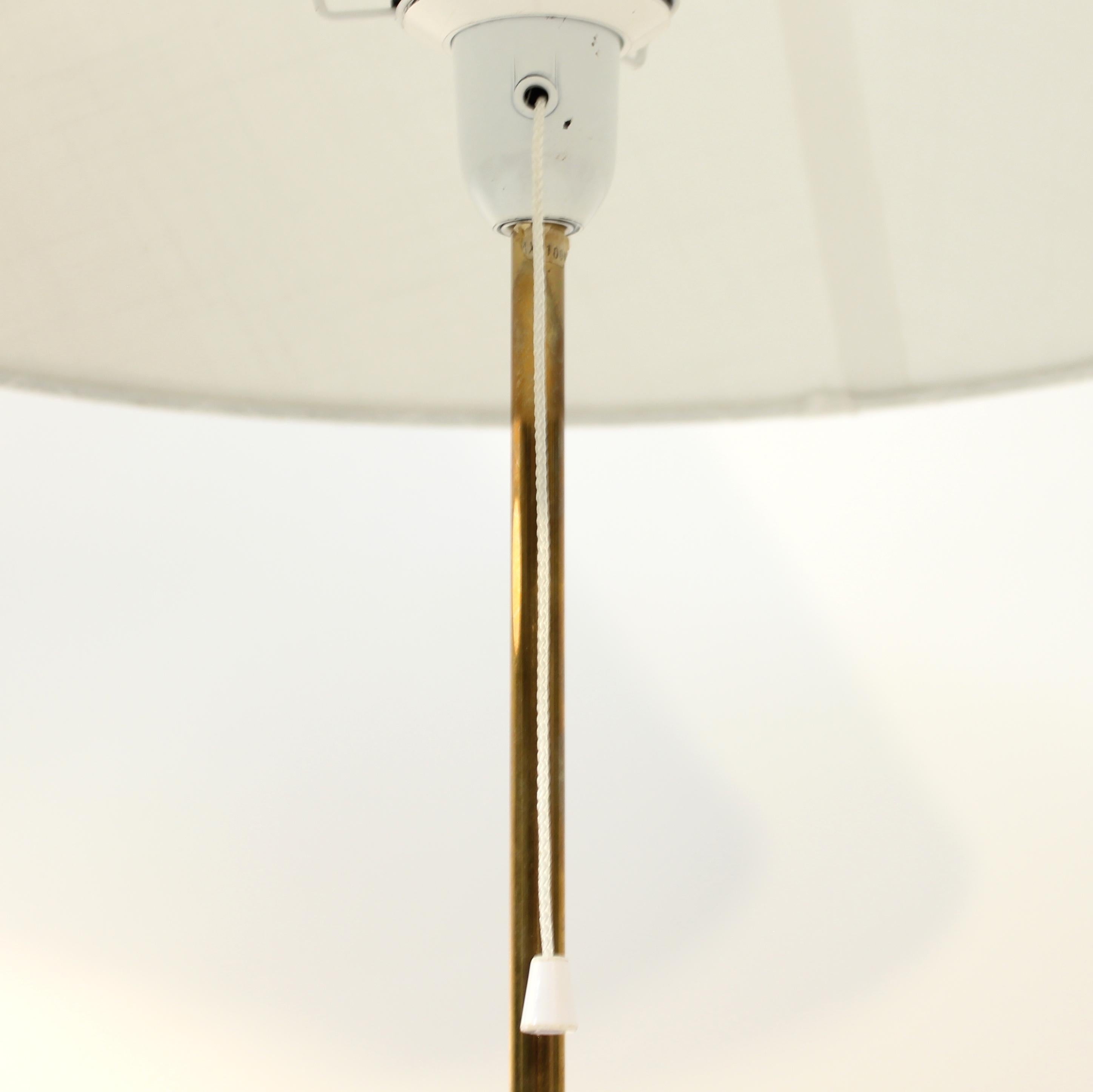 Brass Bergboms, pair of G-025 floor lamps, 1960s For Sale