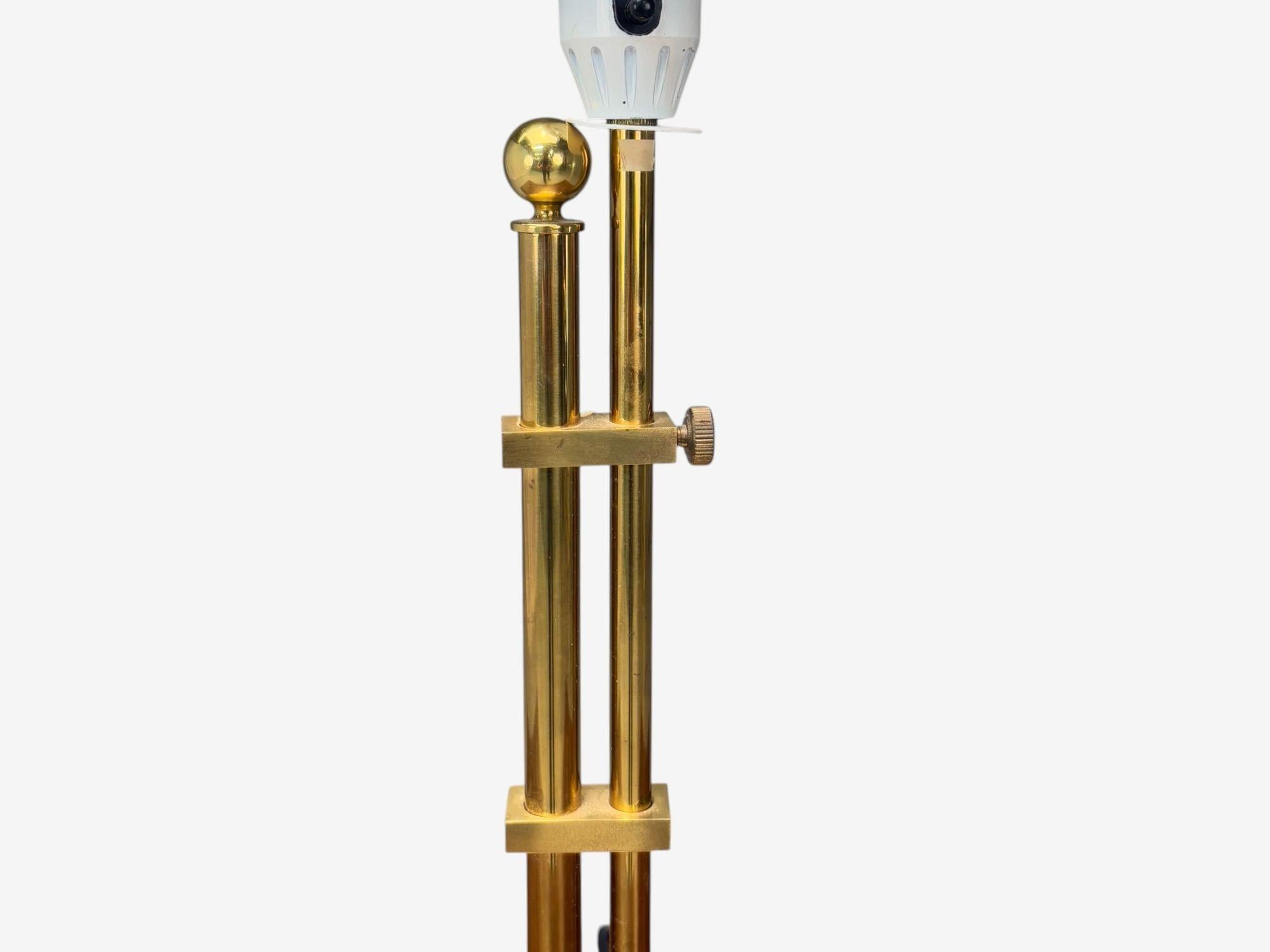 Bergboms, moderne suédois, laiton, tissu, lampe de table ajustable, Suède, années 1980 en vente 2