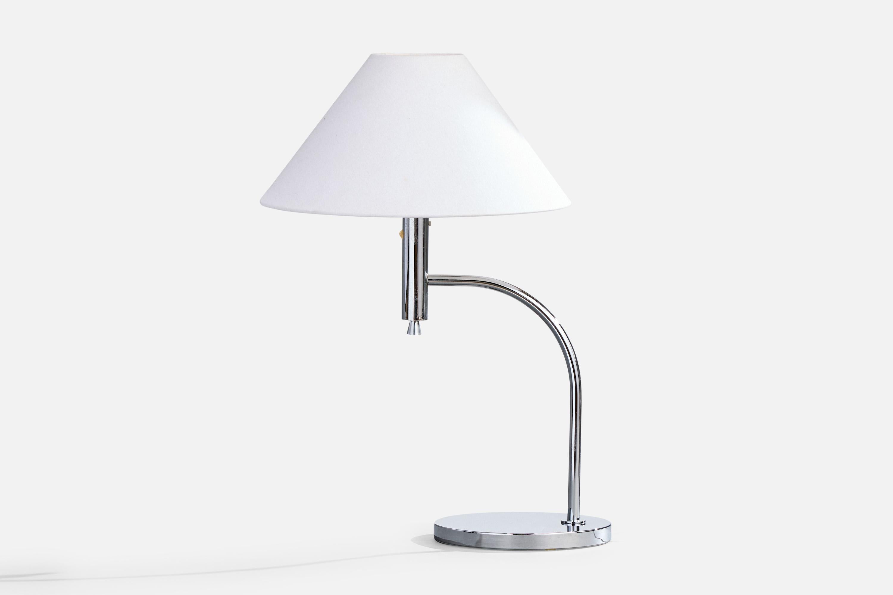 A chrome-plated metal and beige paper table lamp designed and produced by Bergboms, Sweden, 1970s.

Dimensions of Lamp (inches): 19.85“ H x 9.125” W x 11.125” D

Dimensions of Shade (inches): 5” Top Diameter x 16“ Bottom Diameter x 9.5“