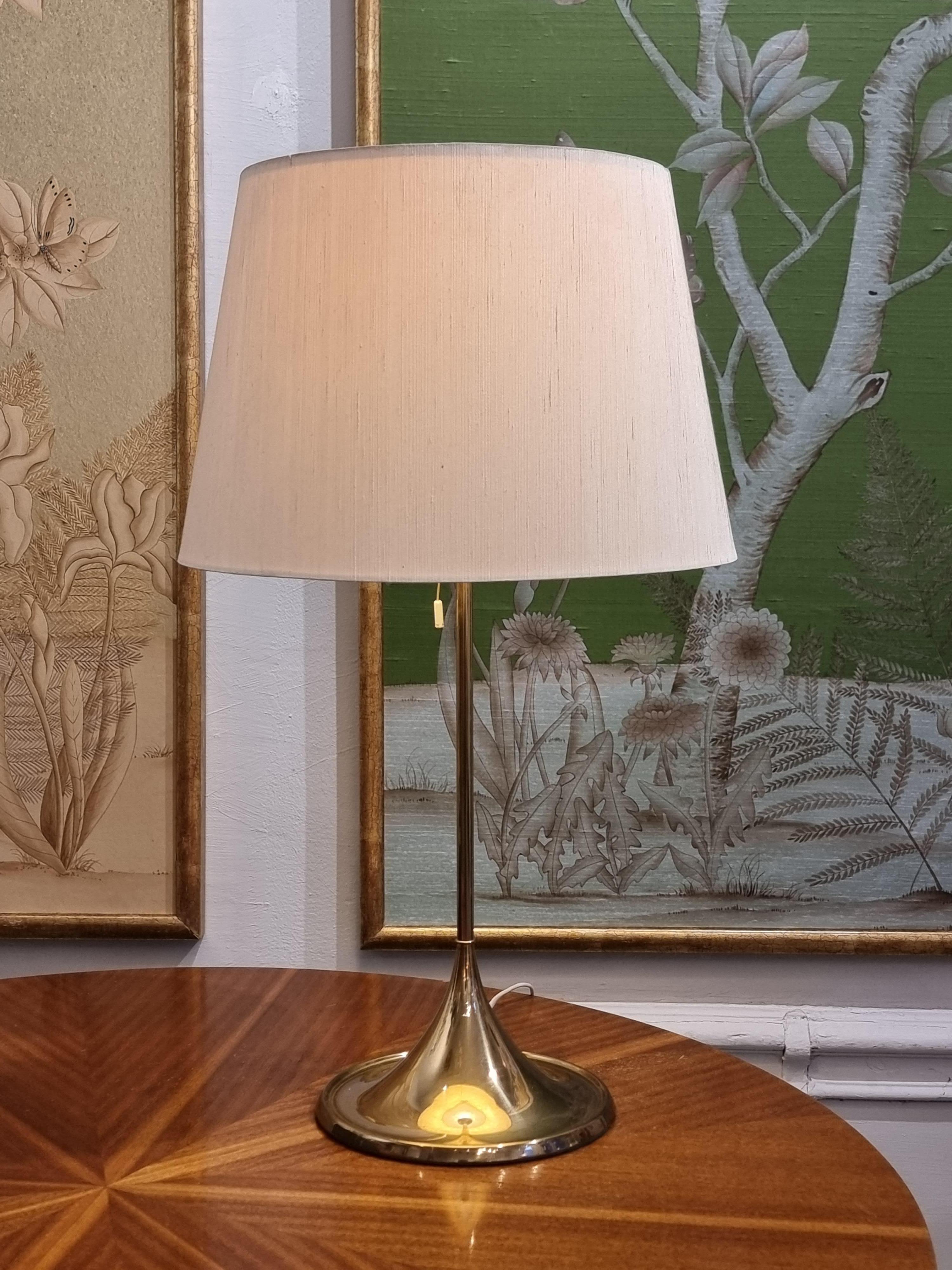 Bergboms table lamp in brass, org. shade, model B-024, Scandinavian Modern 1960s For Sale 2