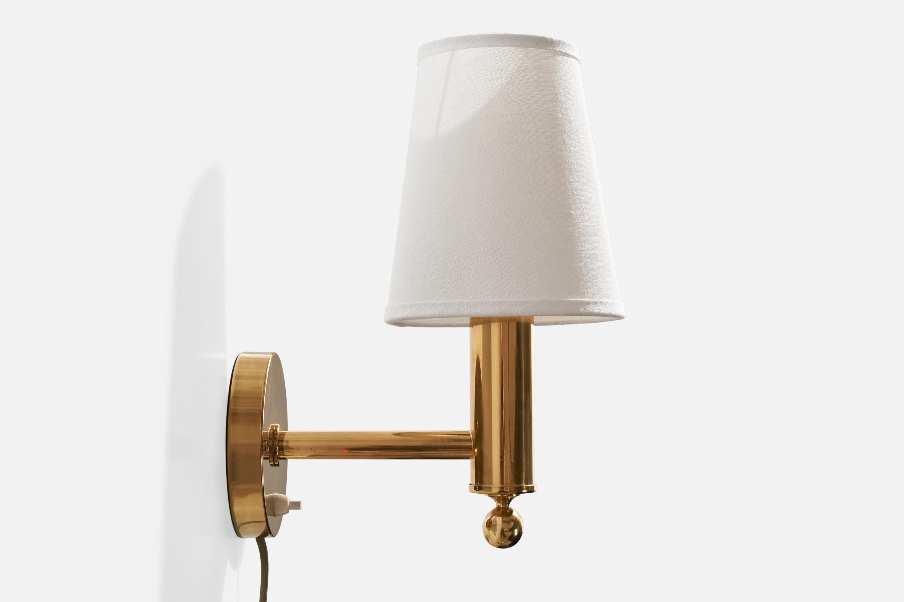 Bergboms, Wall Light, Brass, Fabric, Sweden, 1970s In Good Condition For Sale In High Point, NC
