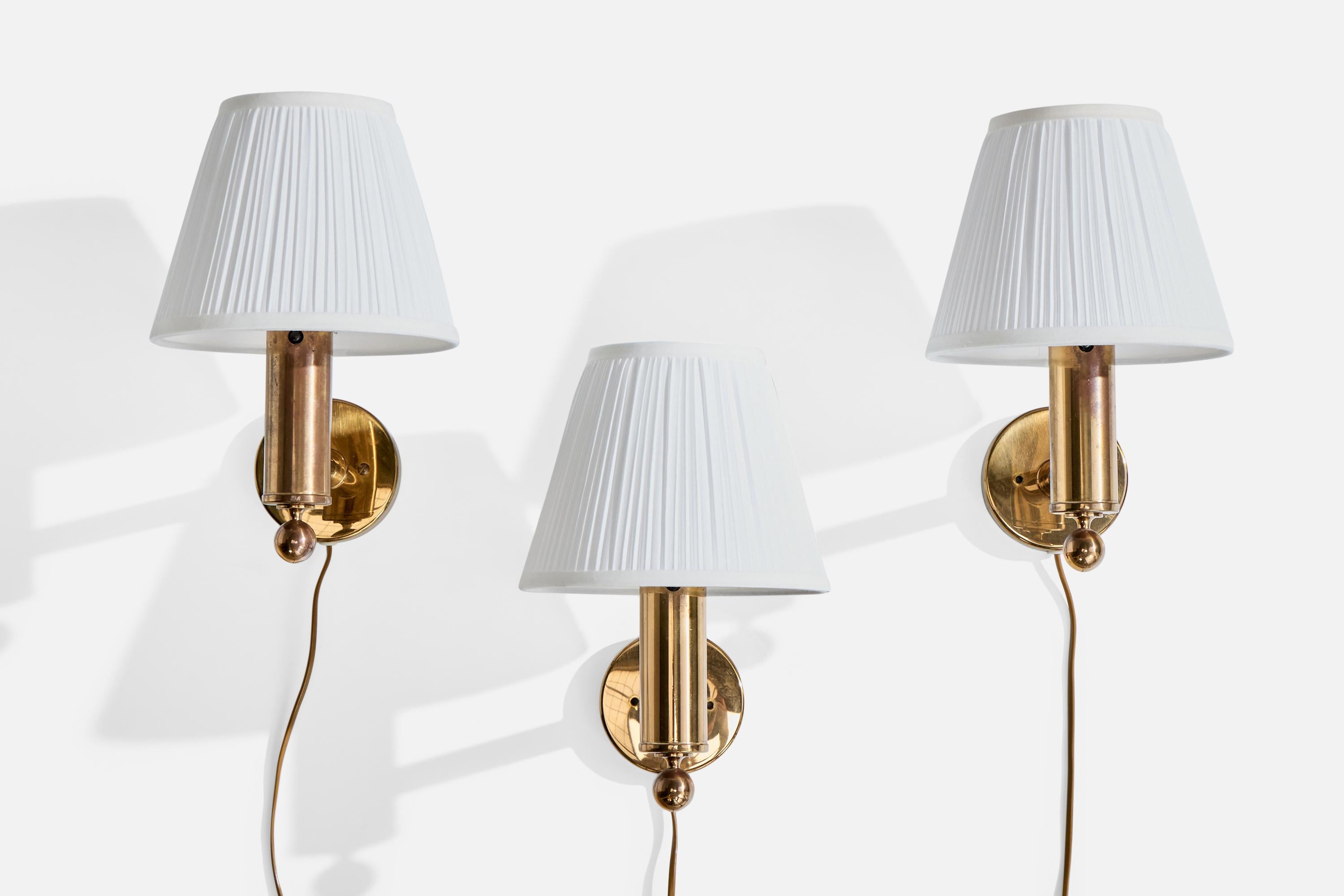 Mid-Century Modern Bergboms, appliques murales, laiton, tissu, Suède, 1970 en vente