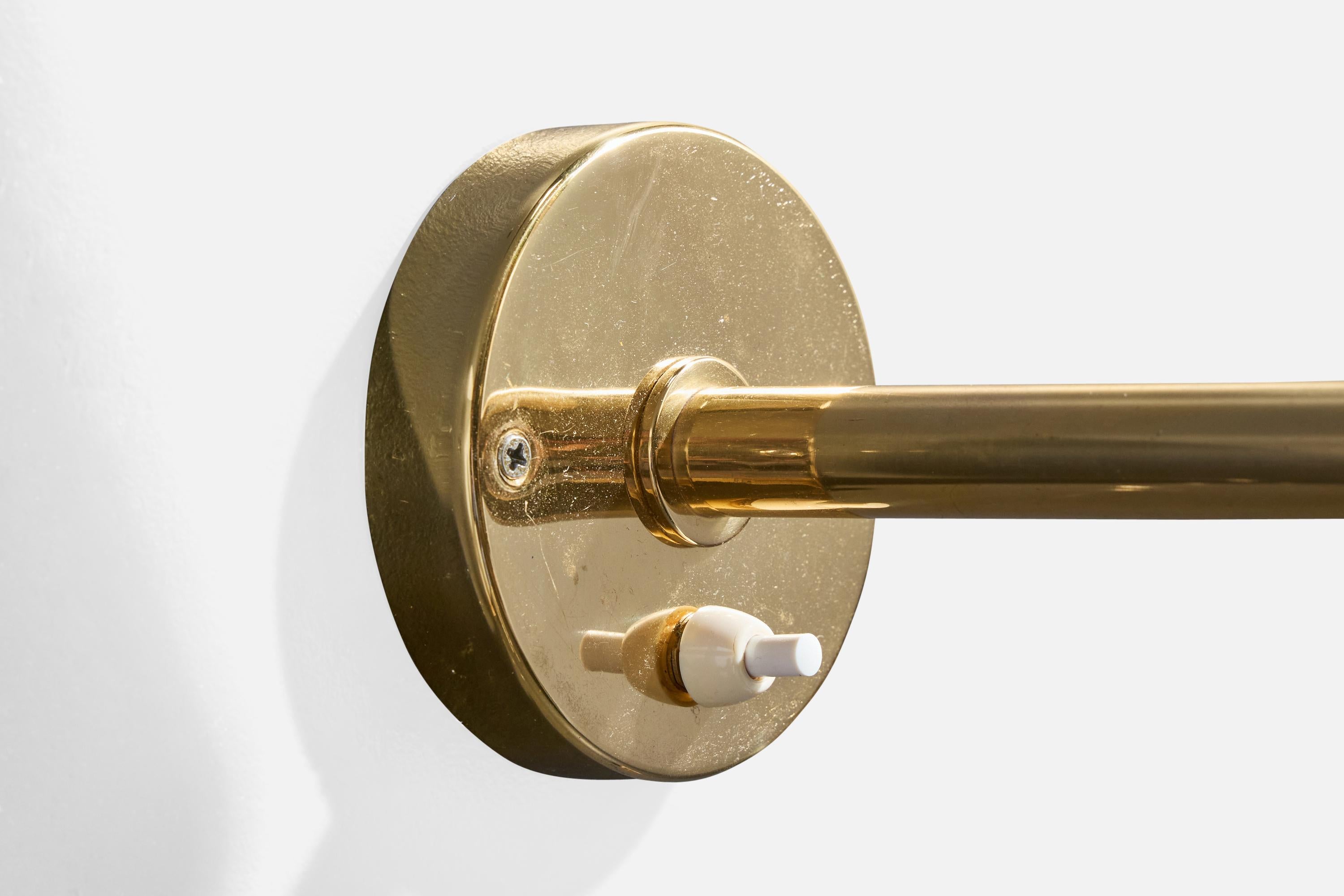 Fine XX secolo Bergboms, Luci da parete, Ottone, Tessuto, Svezia, anni '1970 in vendita