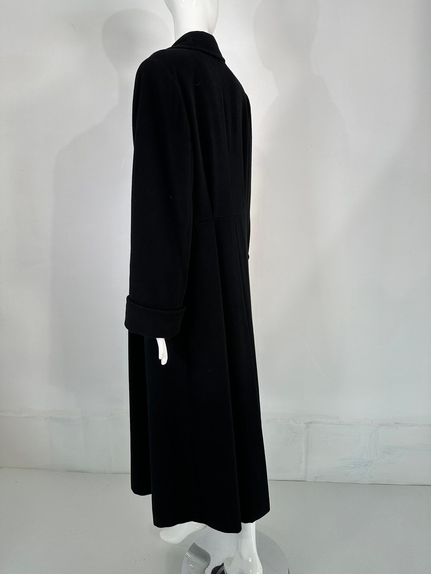 Bergdorf Goodman Black Cashmere Over Coat Deep Center Hem Vent For Sale 6