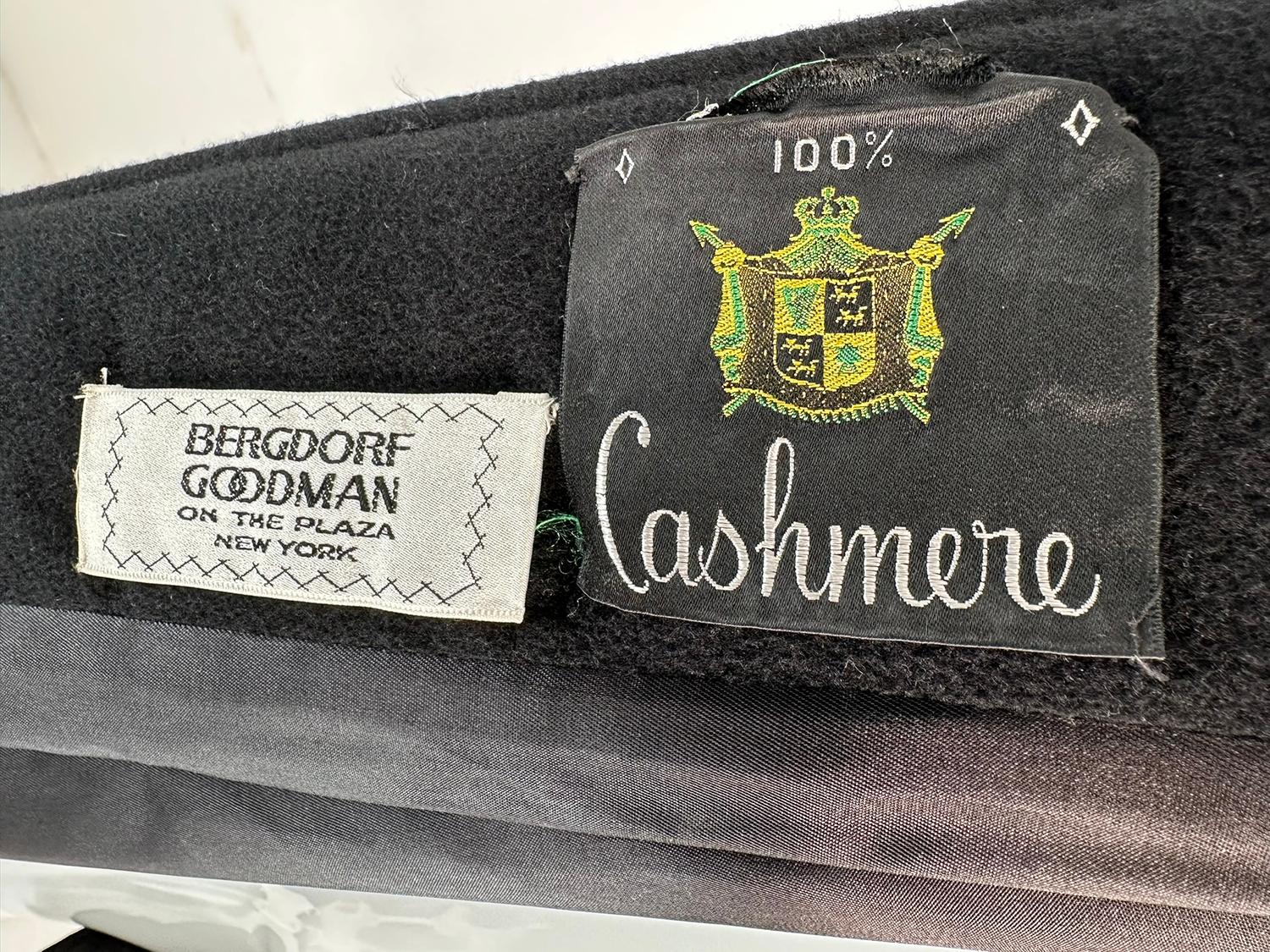Bergdorf Goodman Black Cashmere Over Coat Deep Center Hem Vent  For Sale 9