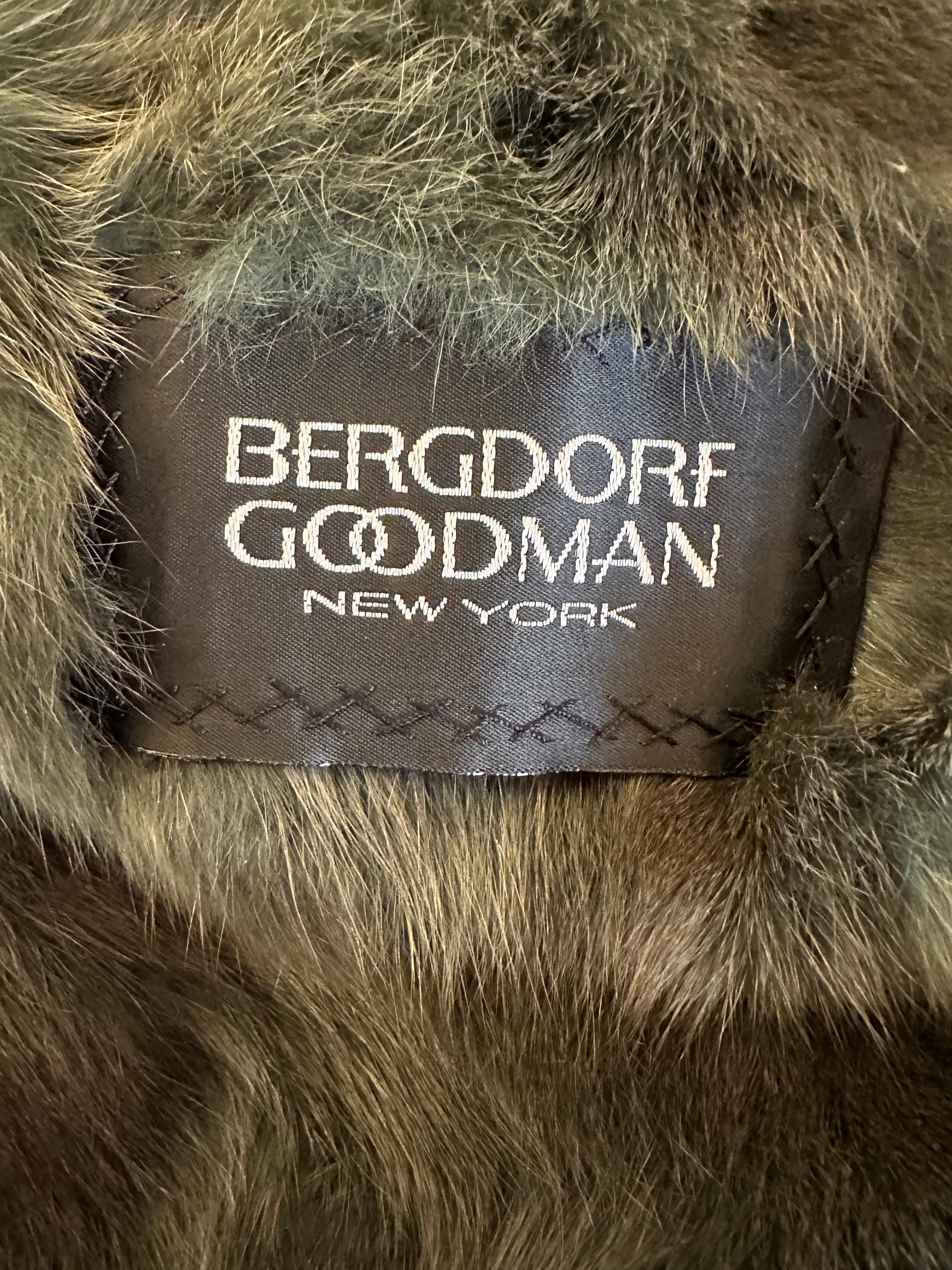 Bergdorf Goodman Luxe Cashmere Coat w Chinchilla Trim and Detachable Fur Lining For Sale 9