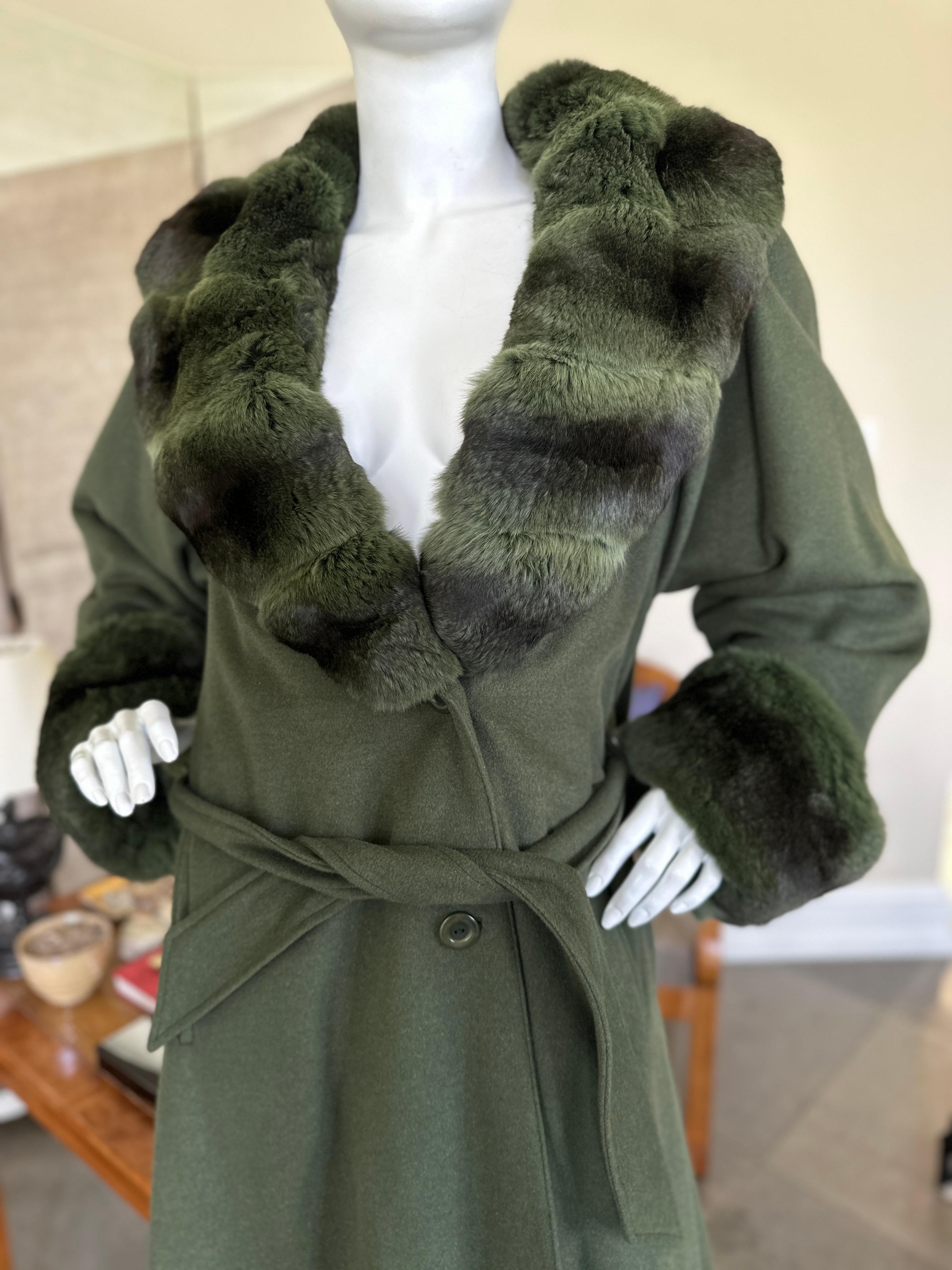 Bergdorf Goodman Luxe Cashmere Coat w Chinchilla Trim and Detachable Fur Lining For Sale 3