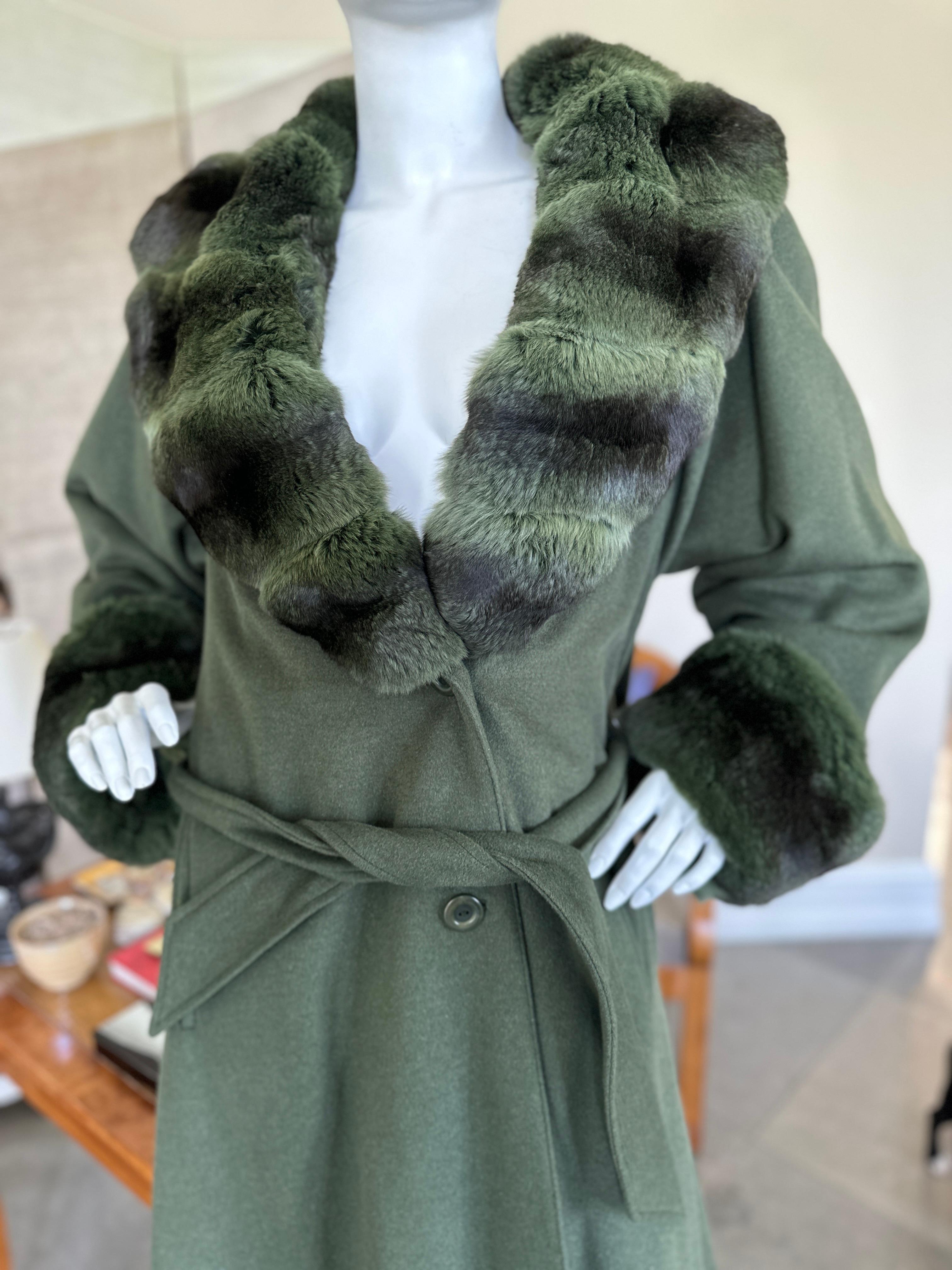 Bergdorf Goodman Luxe Cashmere Coat w Chinchilla Trim and Detachable Fur Lining For Sale 4