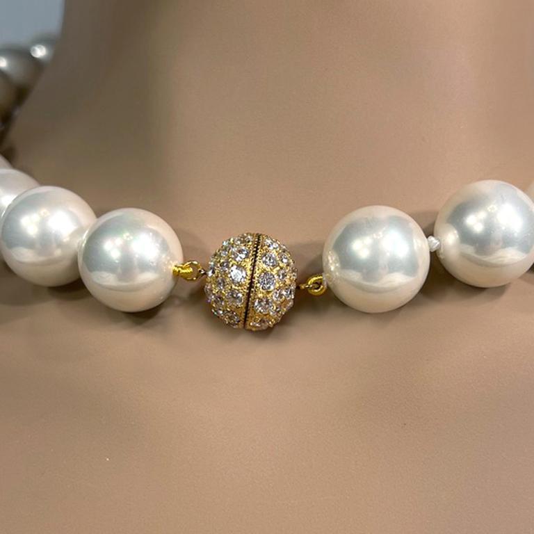 Bead Bergdorf Goodman Mint New Large Faux Pearl Necklace by Clive Kandel