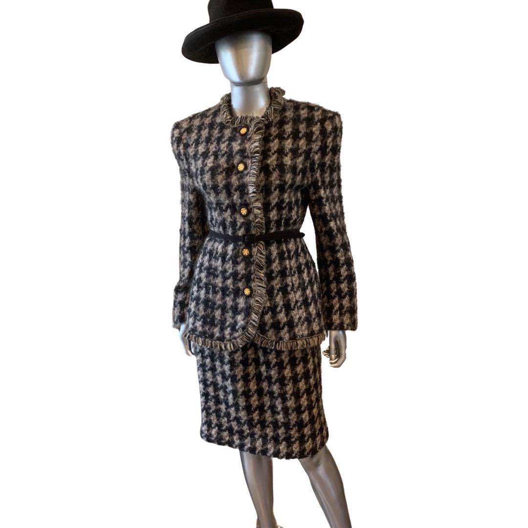 Bergdorf Goodman Costume 2 pièces Classic en Mohair, Taille 10 USA Bon état - En vente à Palm Springs, CA
