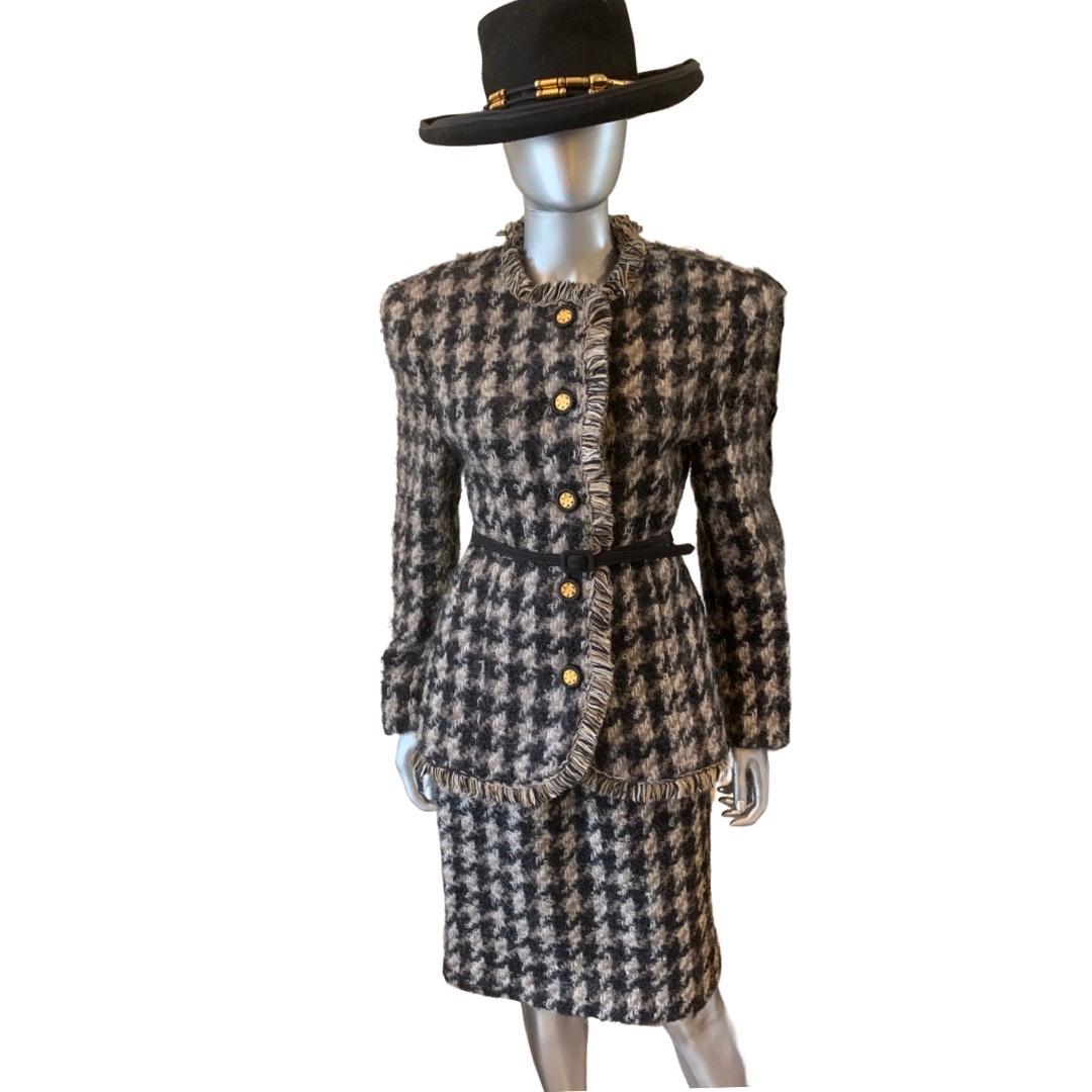 Bergdorf Goodman Costume 2 pièces Classic en Mohair, Taille 10 USA Pour femmes en vente