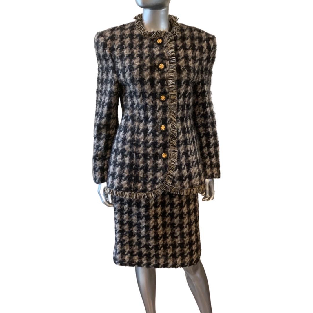 Women's Bergdorf Goodman Mohair Classic 2 Piece Suit, USA Size 10 For Sale