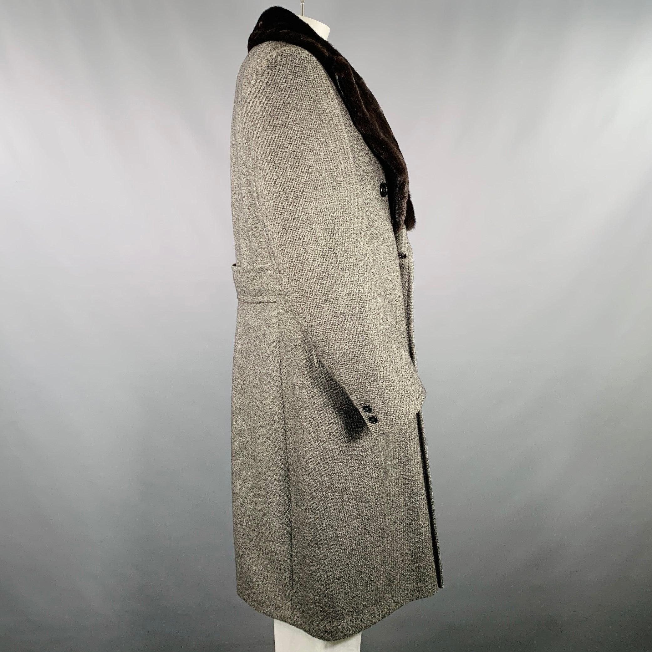 BERGDORF GOODMAN Size 44 Grey Black Tweed Wool Blend Overcoat In Excellent Condition In San Francisco, CA