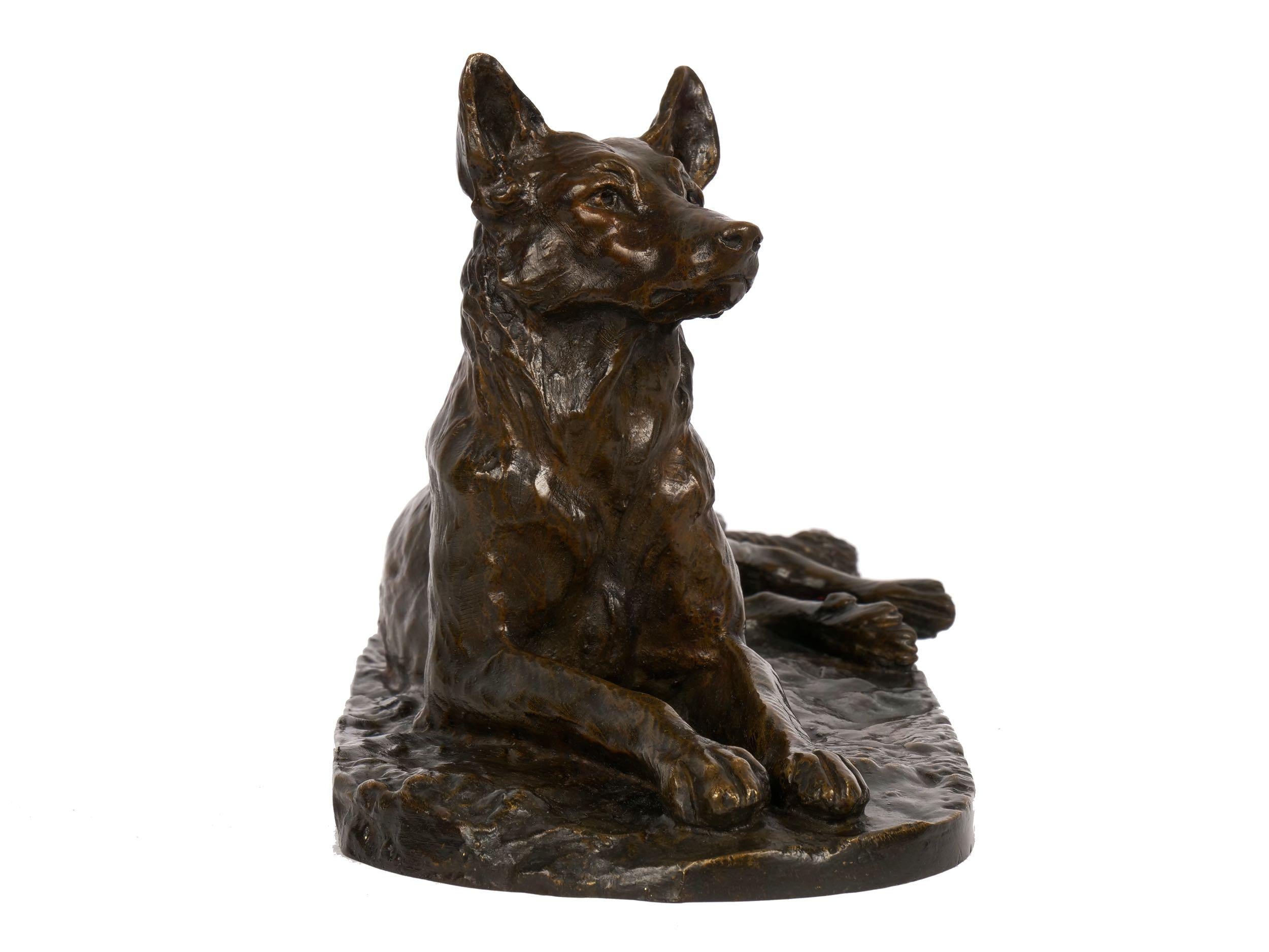 “Berger Allemand Couché” 'German Shepherd' Bronze Sculpture by Albert Laplanche In Good Condition In Shippensburg, PA