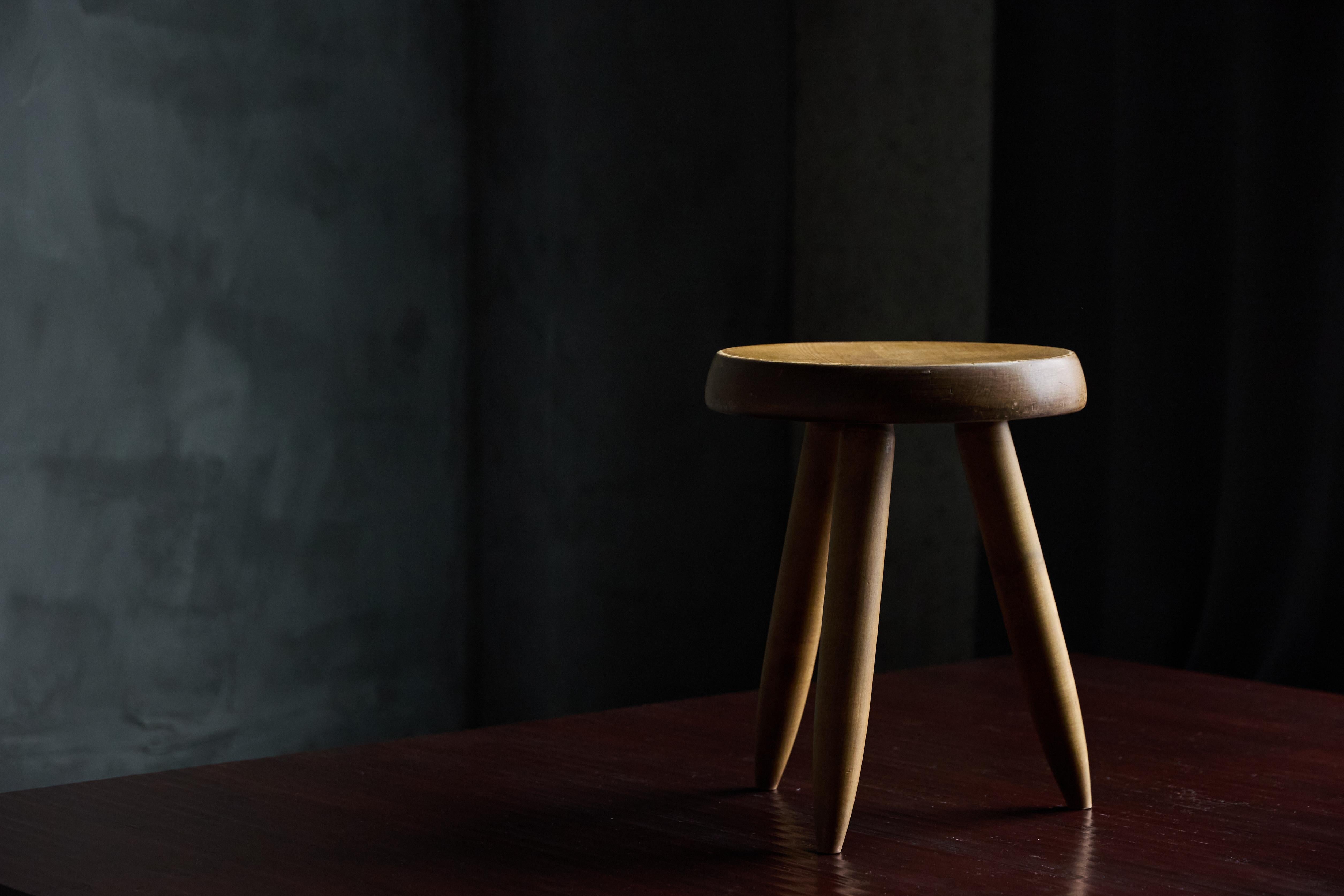 Hocker „Berger“ von Charlotte Perriand für Steph Simon, Frankreich, 1965 im Zustand „Hervorragend“ im Angebot in Antwerp, BE