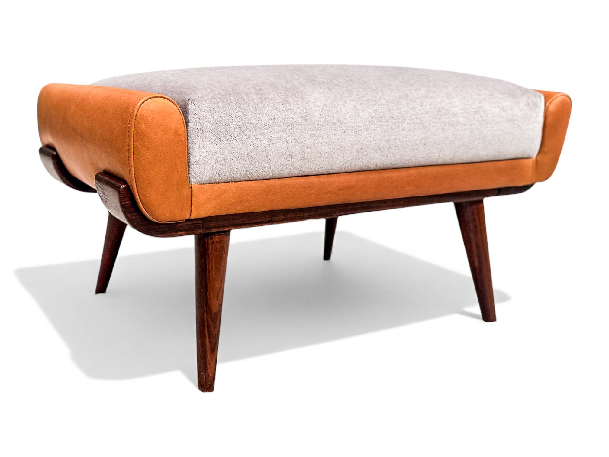 Sillón y otomana Bergere en madera, cuero y mohair, Jorge Zalszupin, años 50 en Bueno estado para la venta en New York, NY