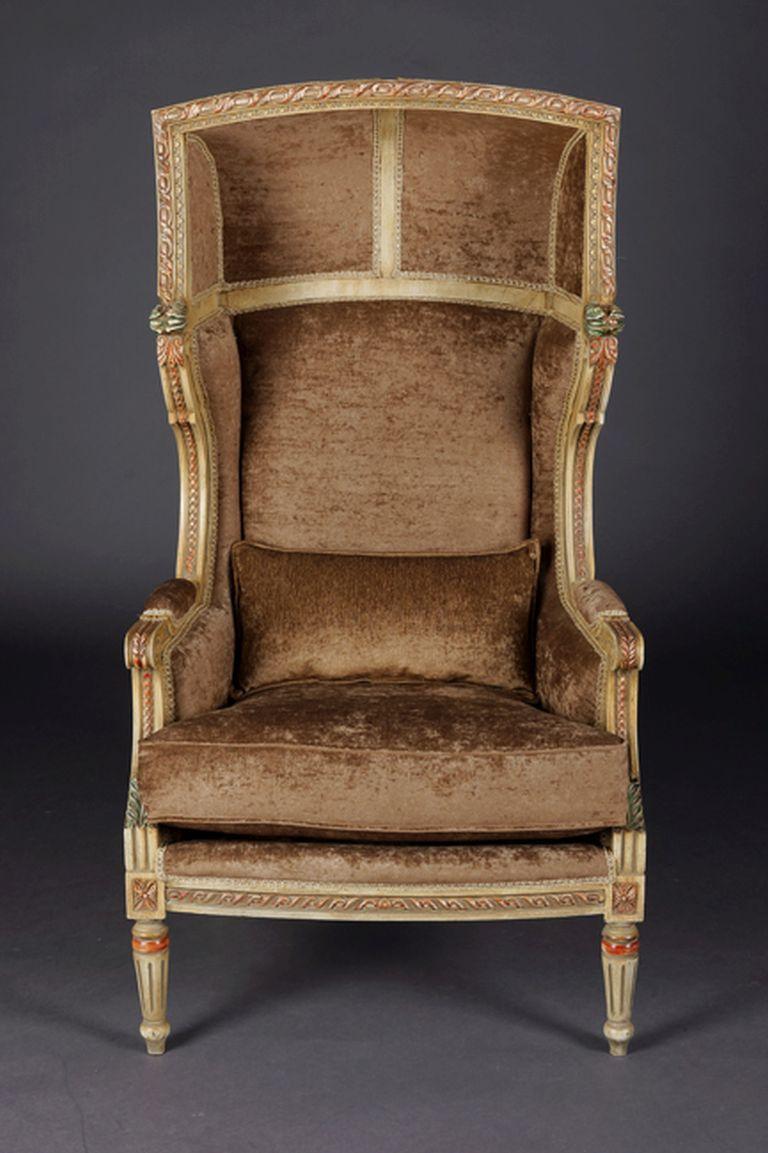 Bergère/Sessel mit Hocker aus massivem Buchenholz im Louis-XVI-Stil, geschnitzt im Angebot 1