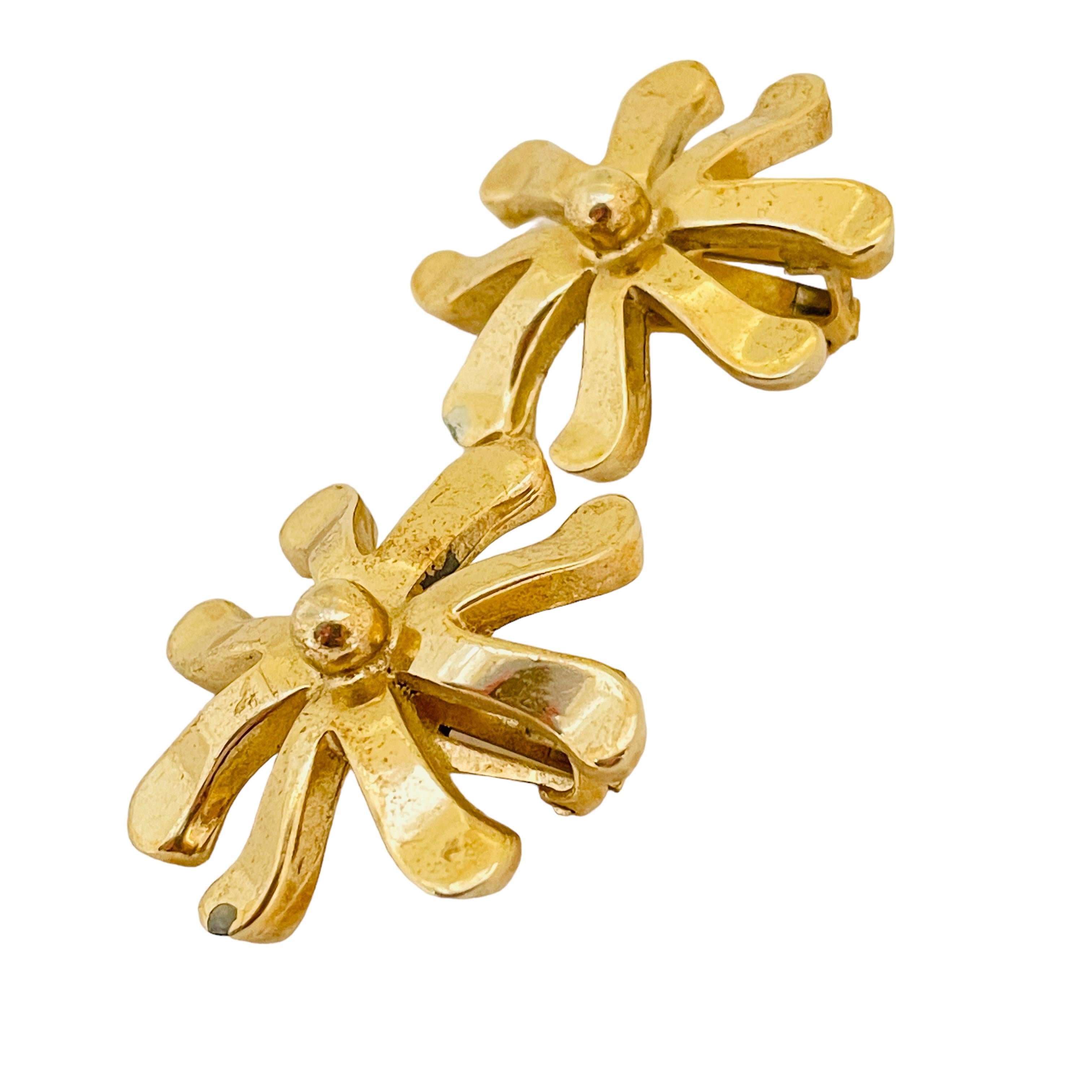 BERGERE signiert Vintage Gold Ton Designer Post Ohrringe für Damen oder Herren im Angebot